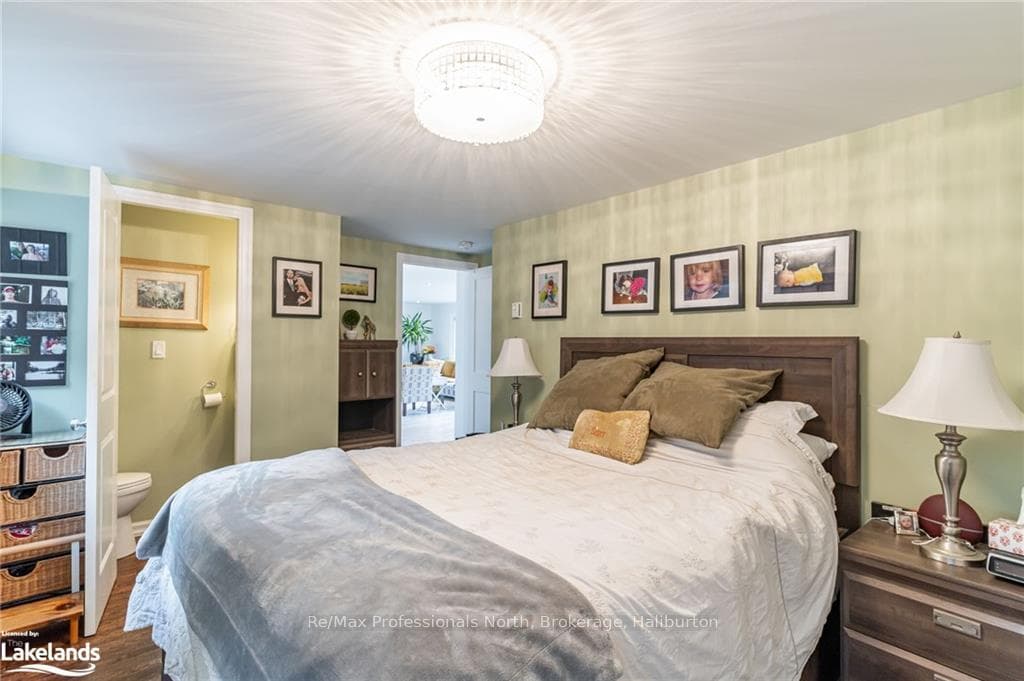 1086 PROVIDENCE Drive photo 22