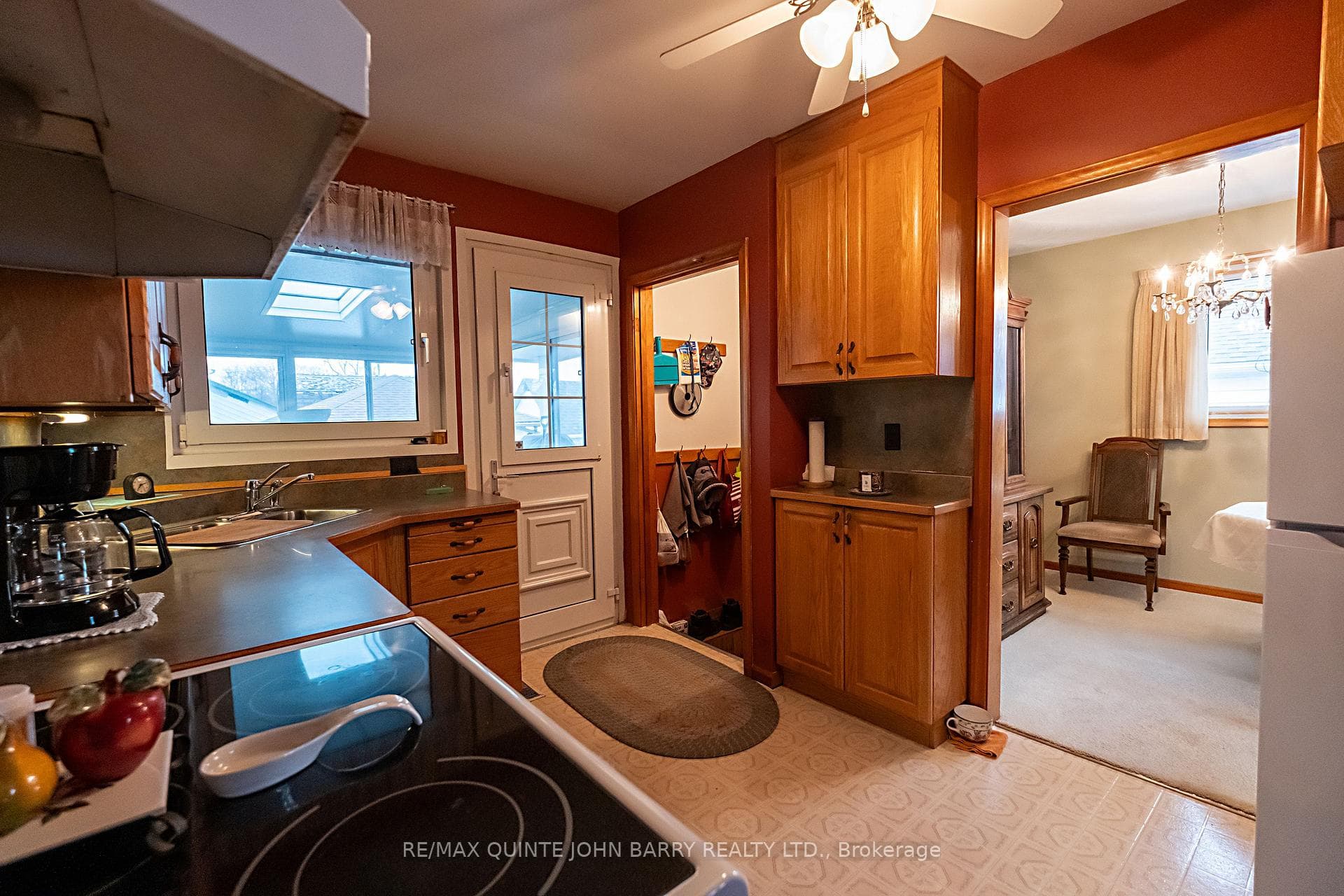 247 West Street photo 12