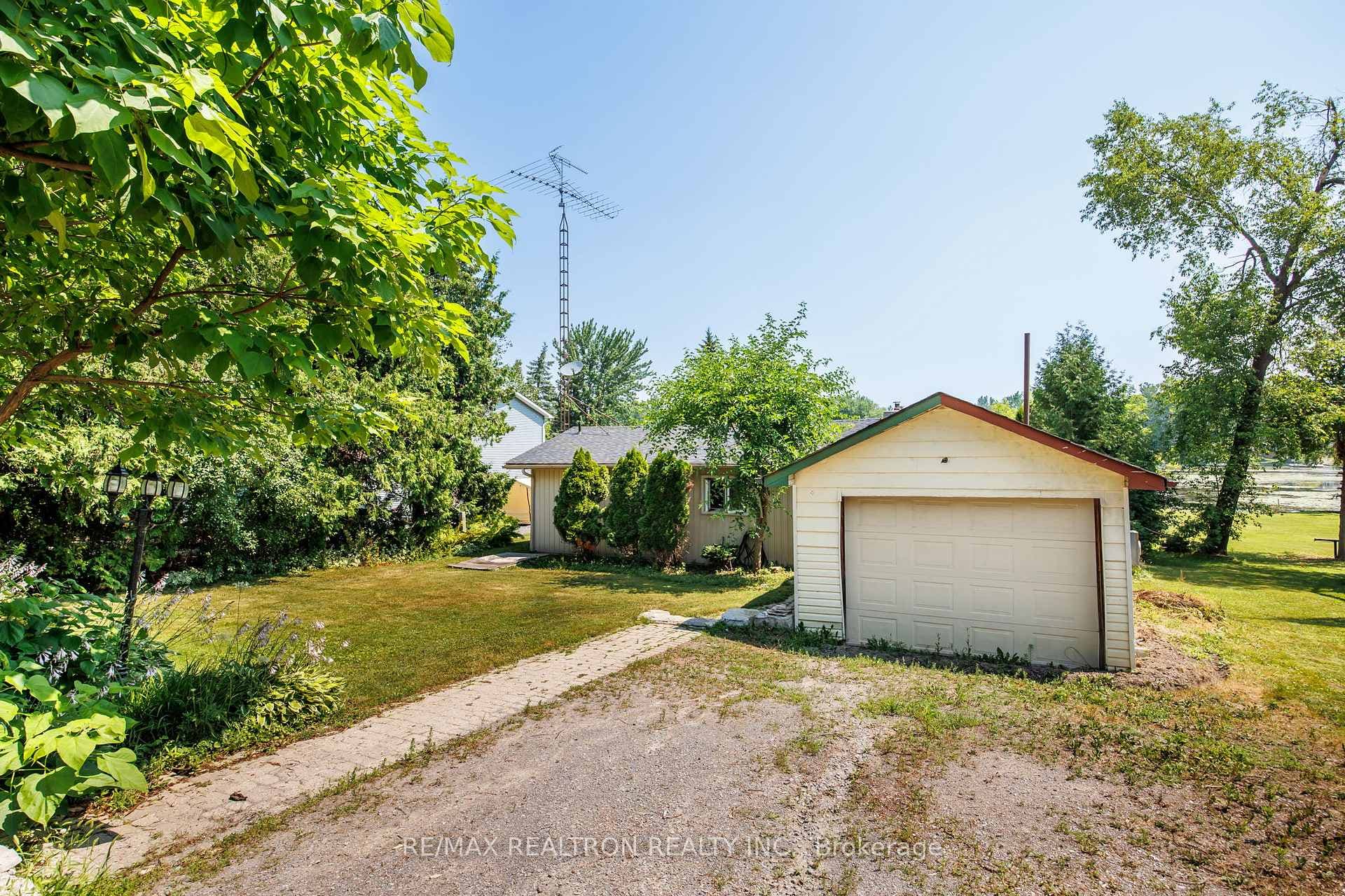 28 Lawrence Street photo 42