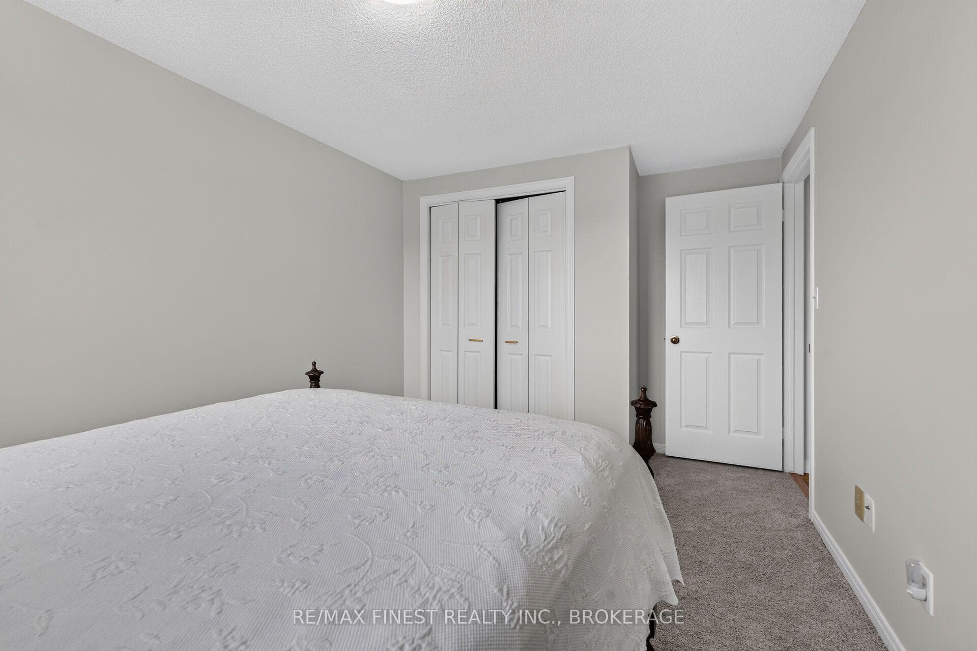 25 Rose Abbey Drive photo 20
