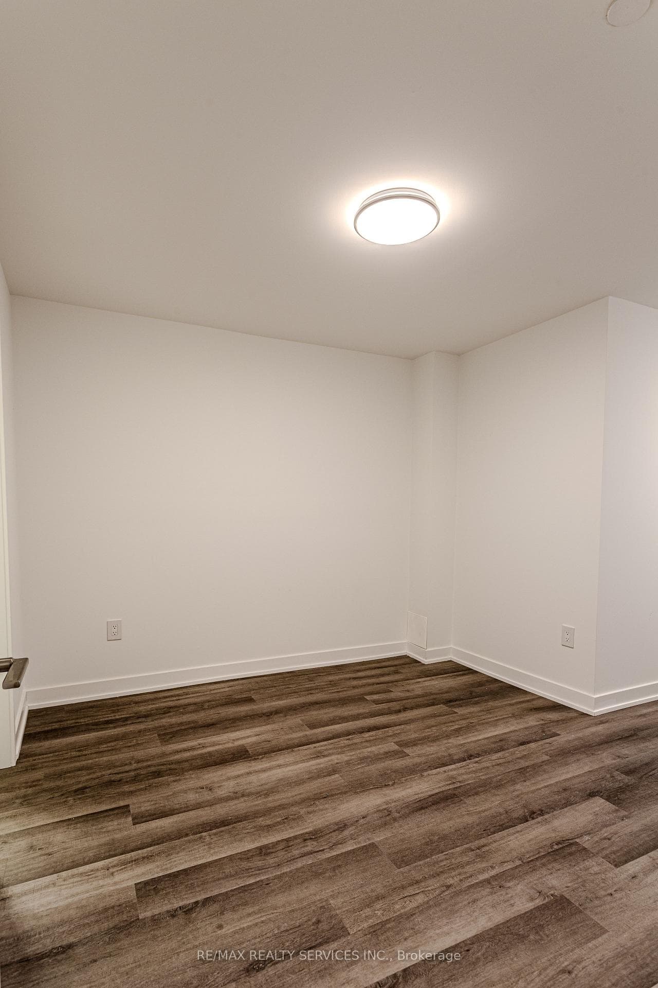 185 Veterans Drive Unit 3 photo 19