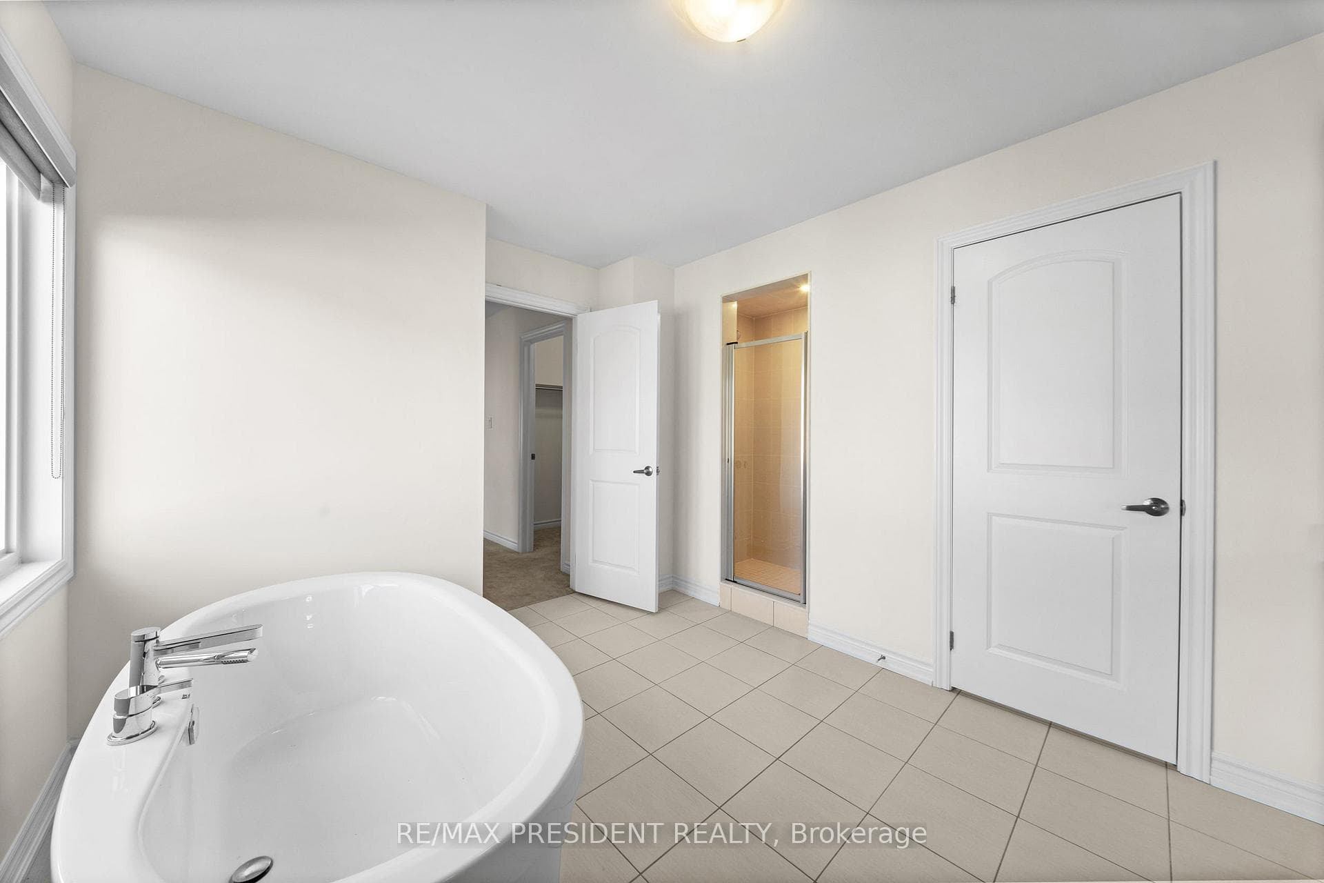 6 JENWOOD Crescent photo 29