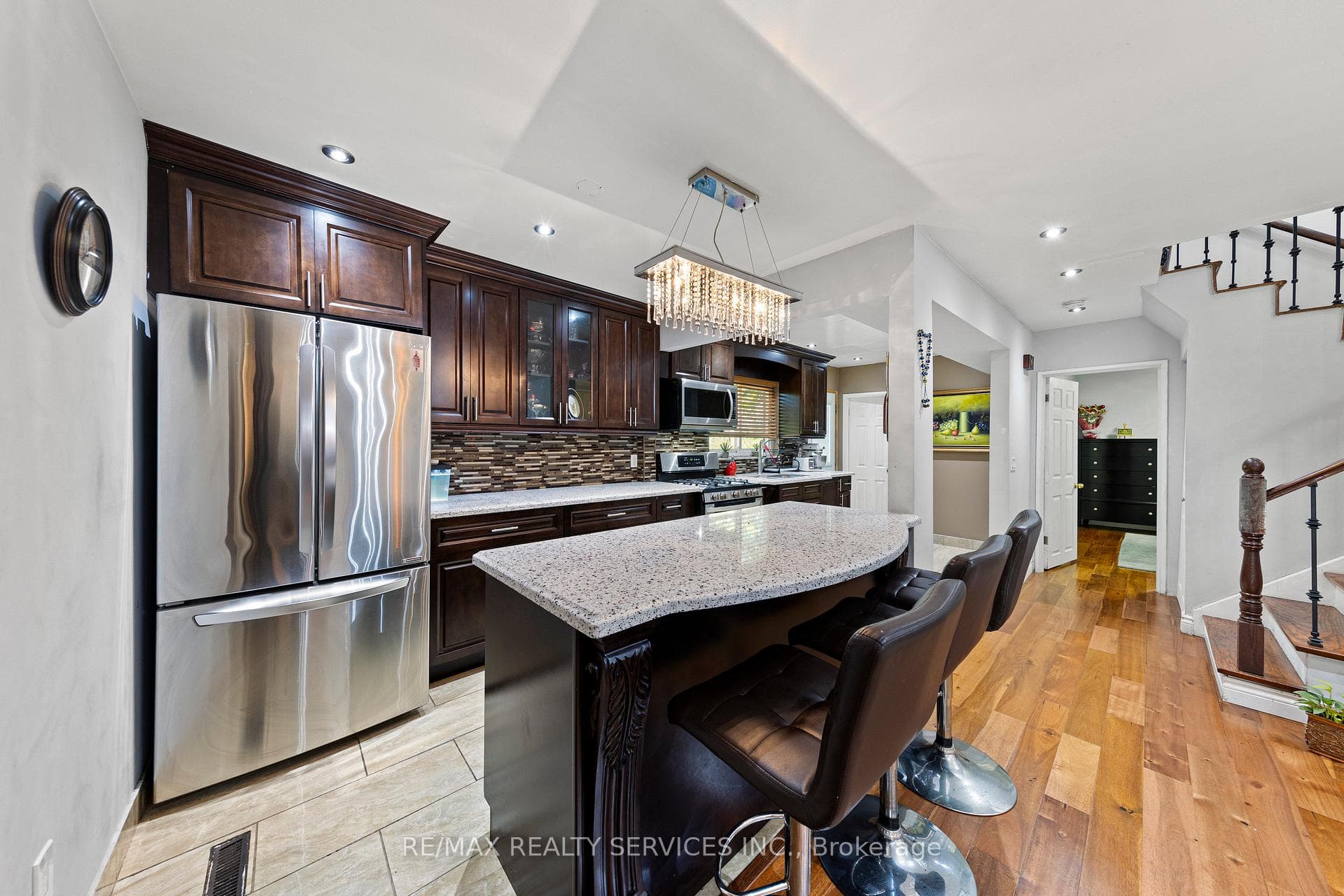 10 Rosswood Crescent photo 20