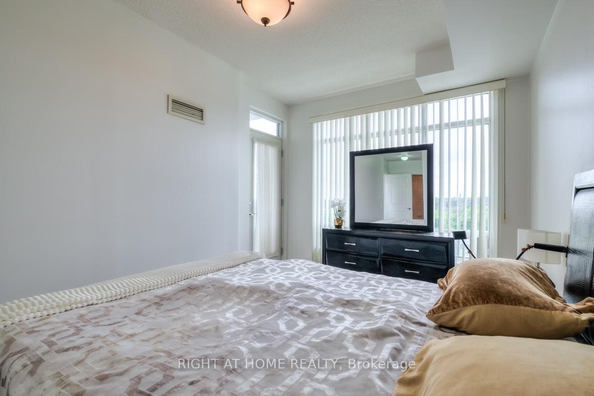 11121 Yonge Street Unit 618 photo 12