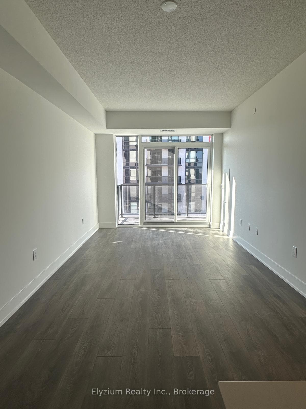 204 Burnhamthorpe Road Unit 1003 photo 9