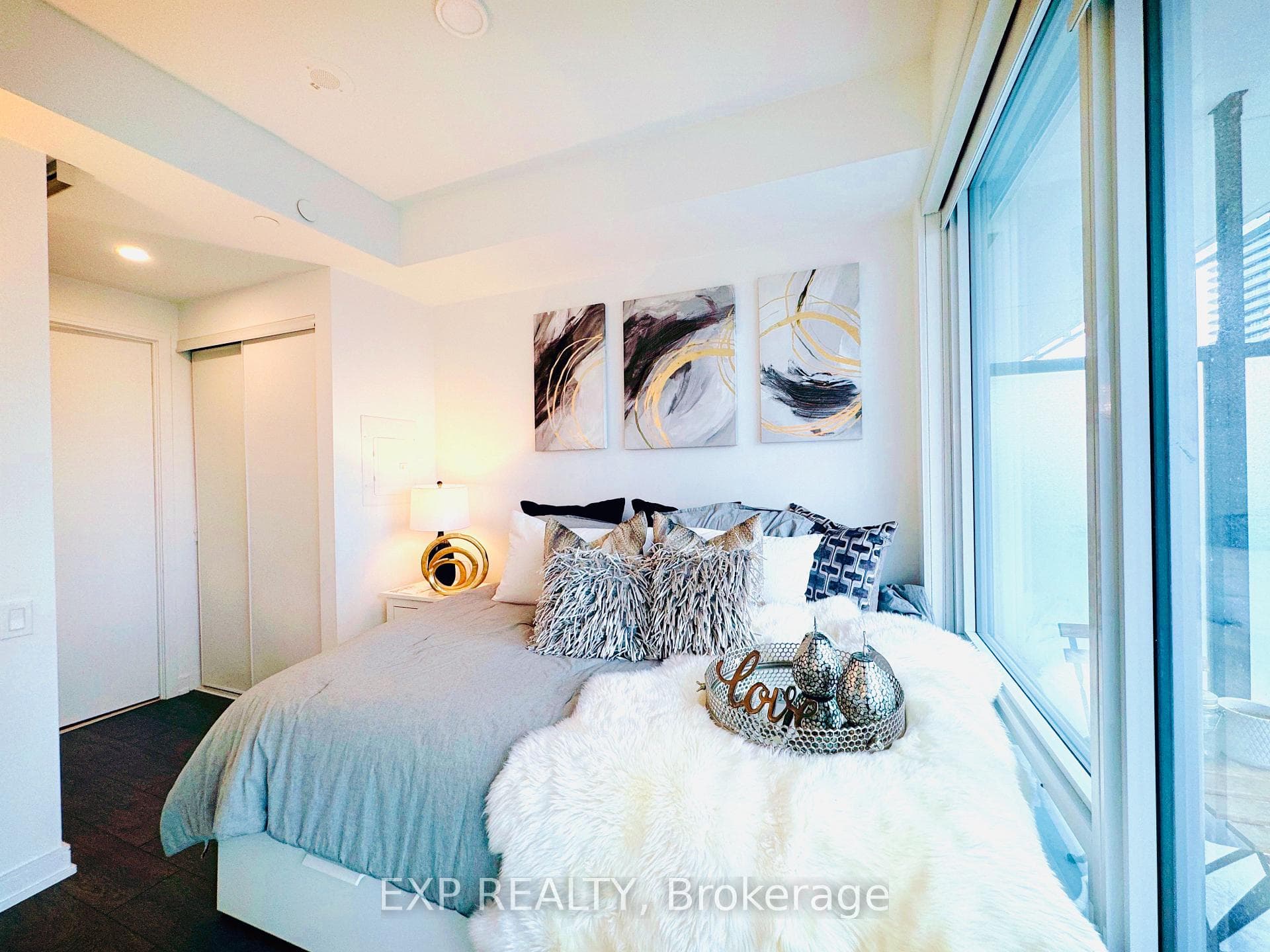 3 Gloucester Street Unit 2810 photo 6
