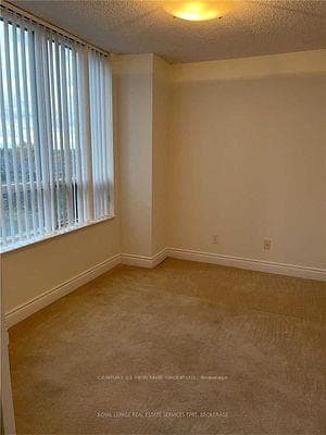 15 Northtown Way Unit 818 photo 3