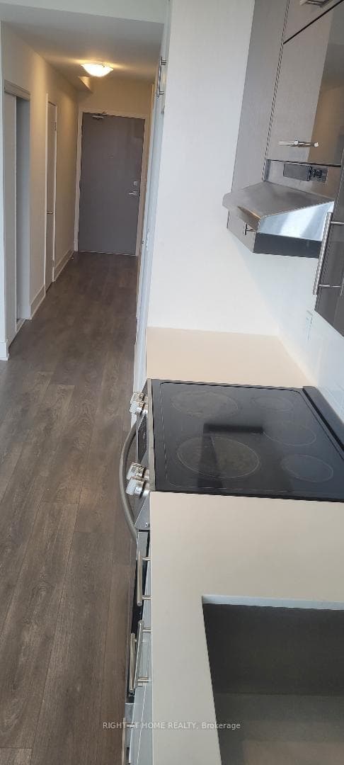 188 Fairview mall Drive Unit 1507 photo 4