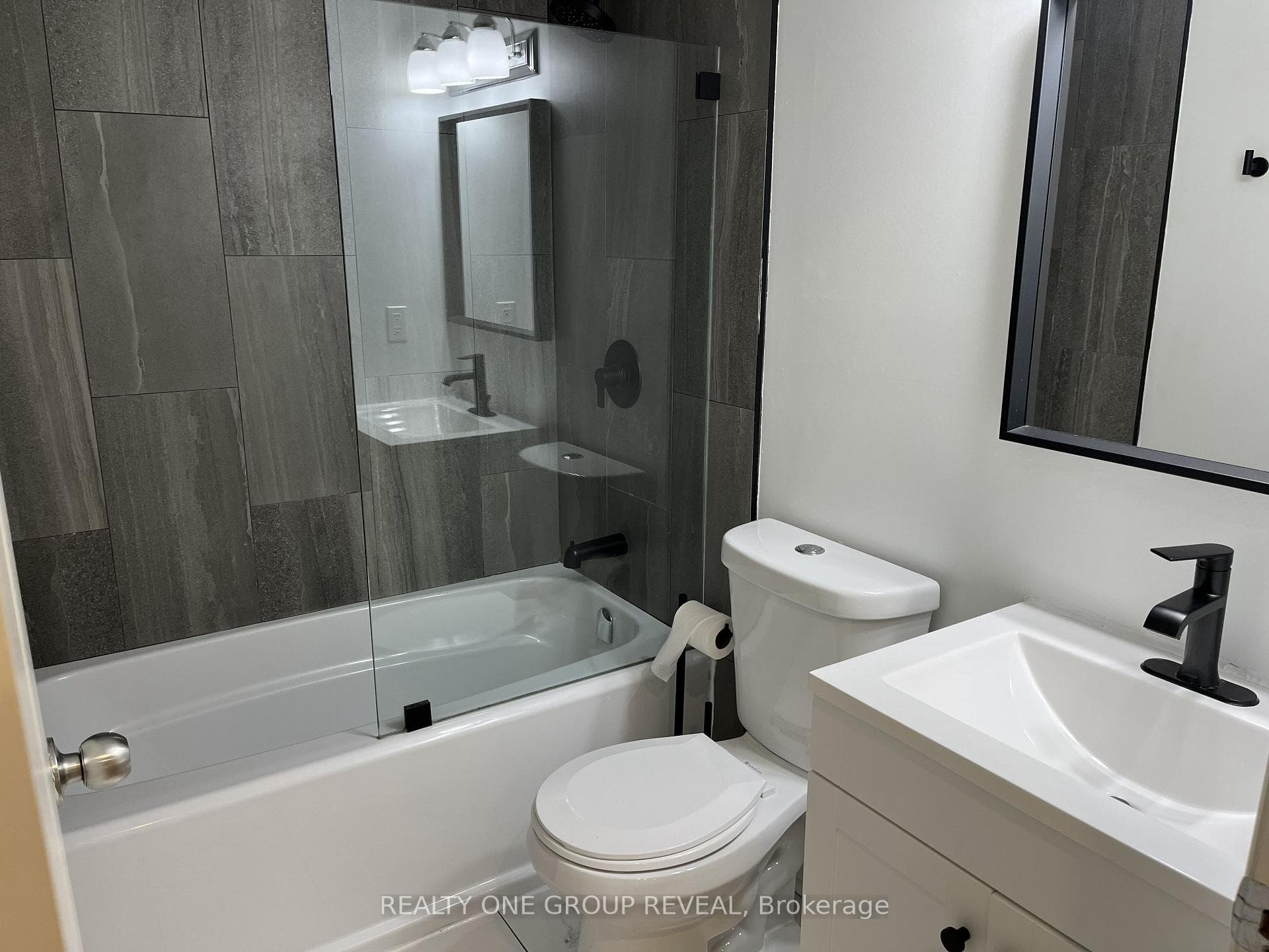 92 Strachan Avenue Unit 636 photo 9