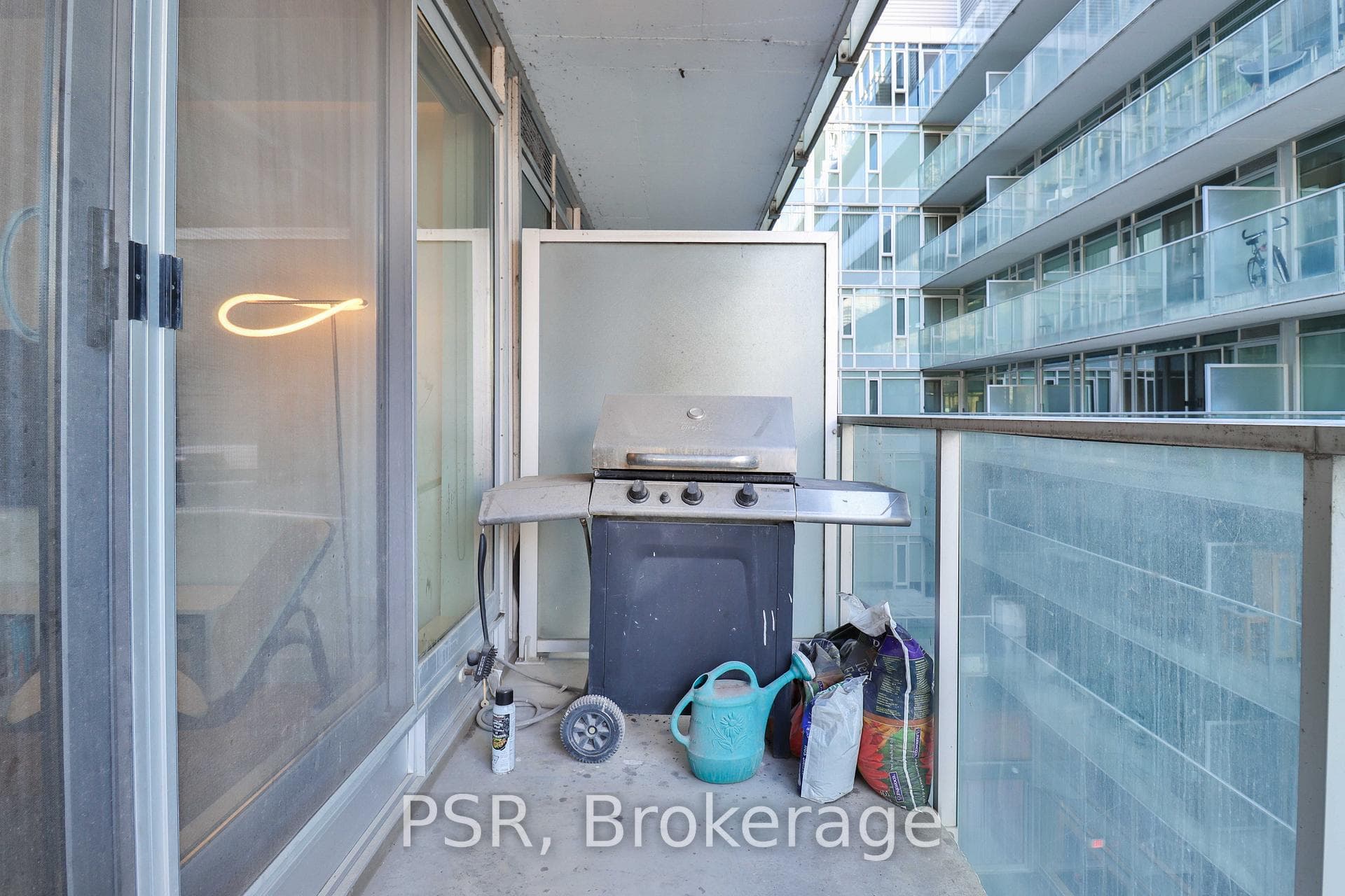 75 Portland Street Unit 523 photo 30