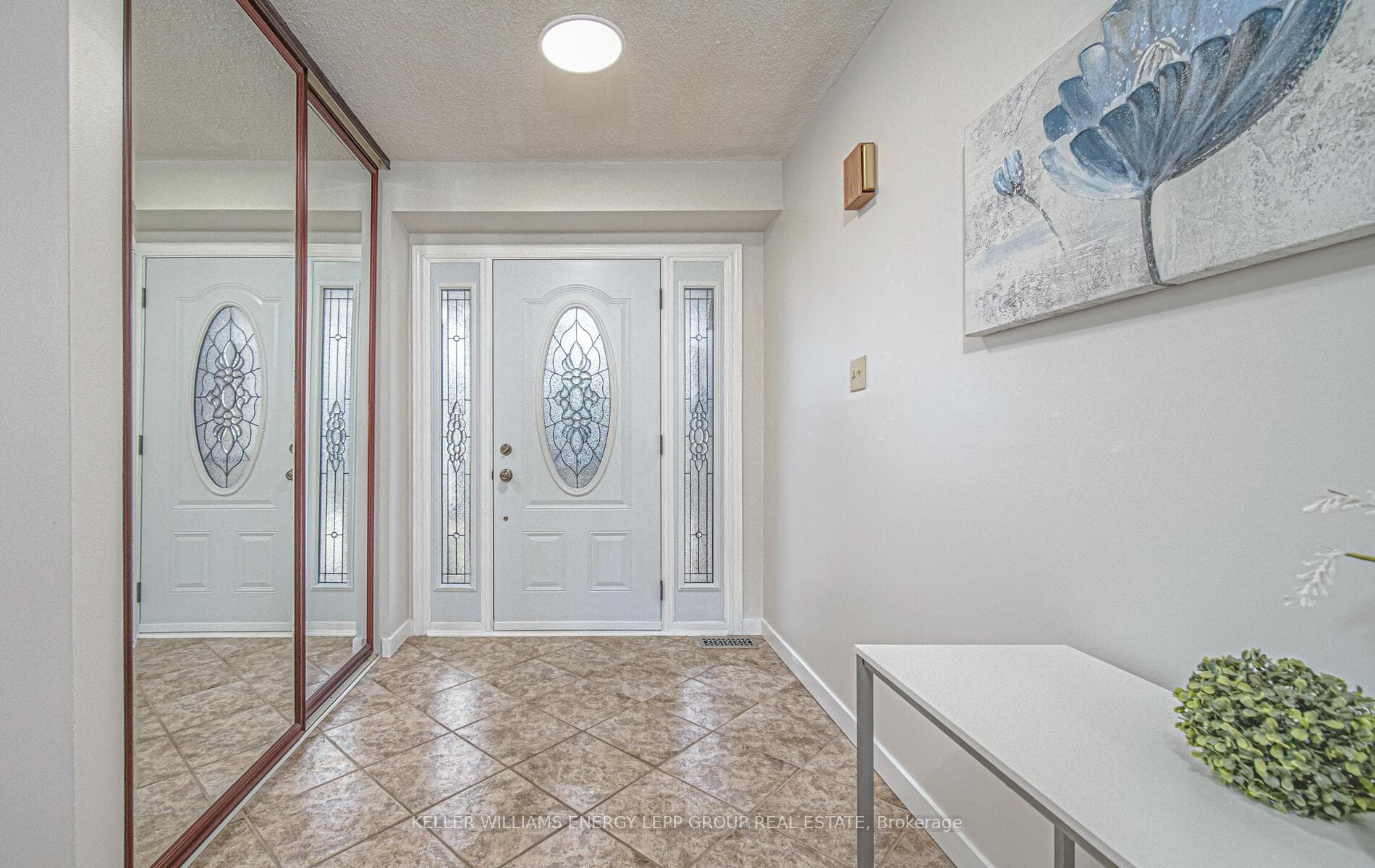 1807 Bronte Square photo 6