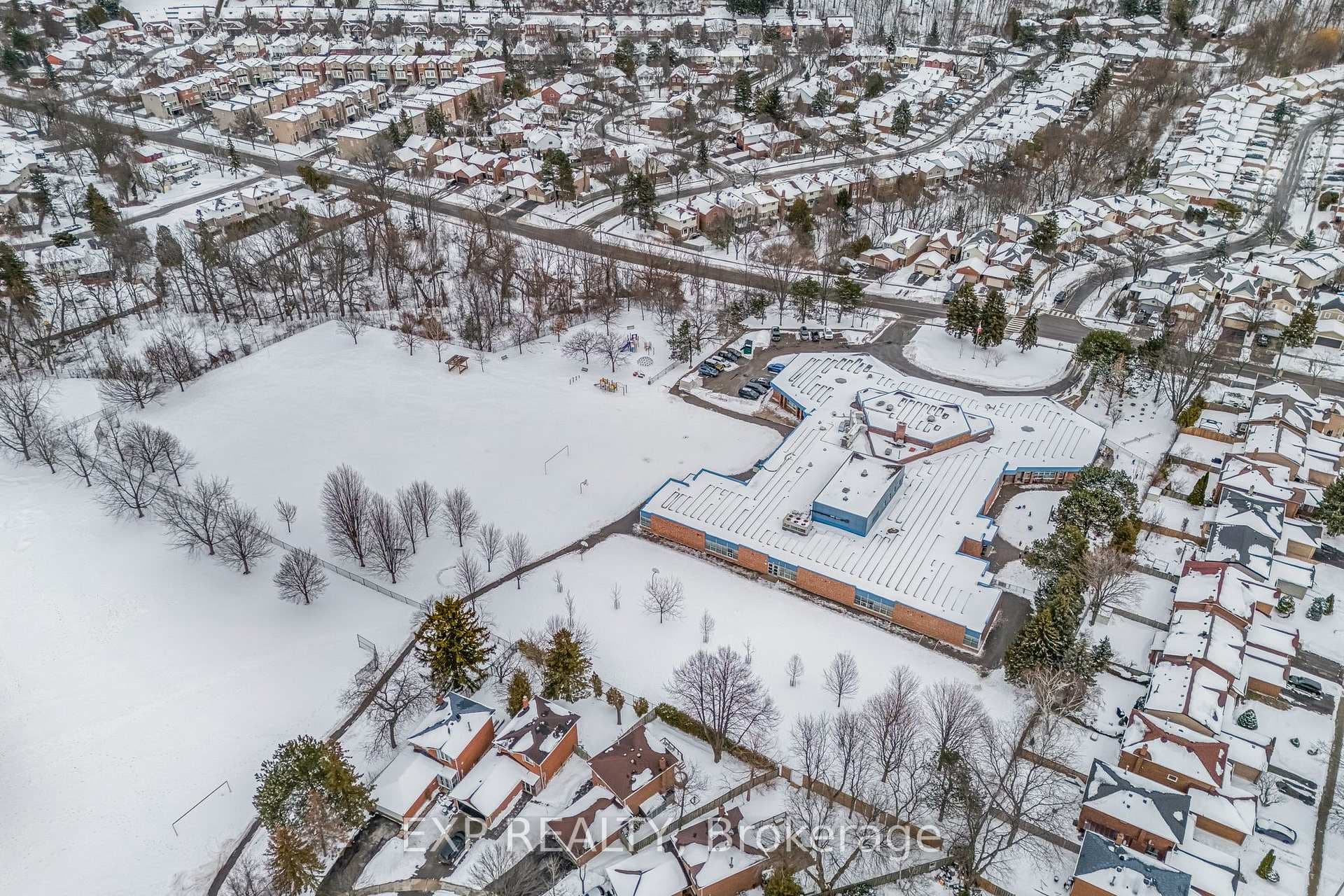 29 Golders Green Avenue photo 43