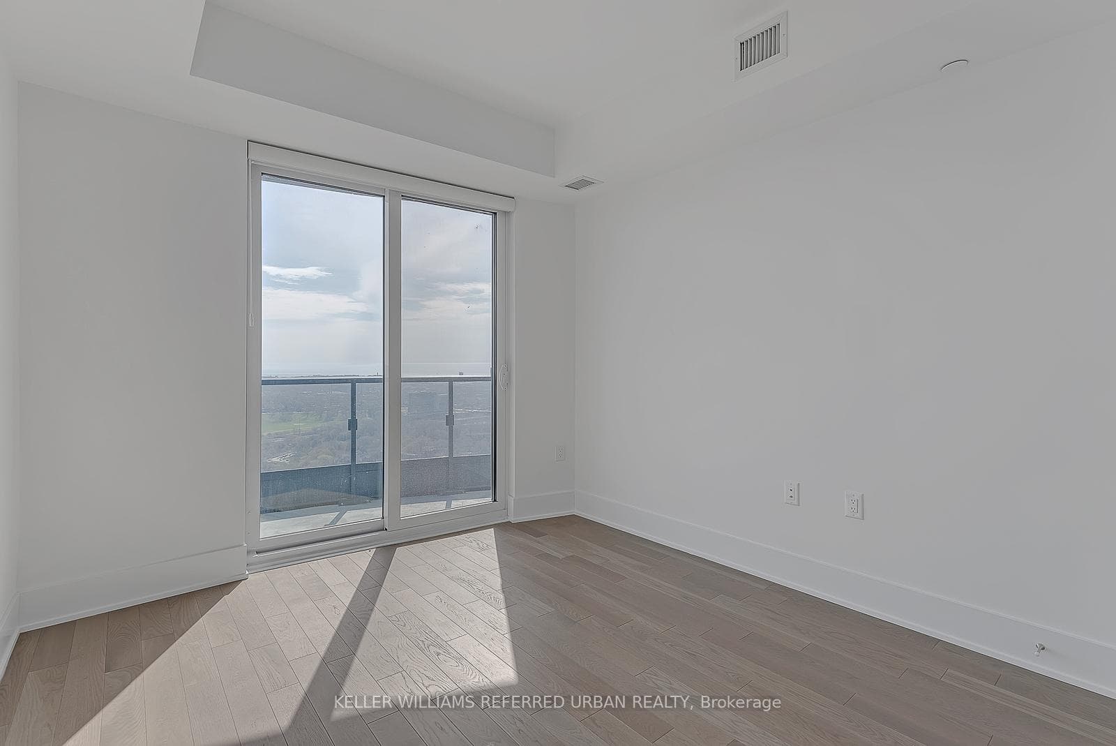 585 Bloor Street Unit 4118 photo 24