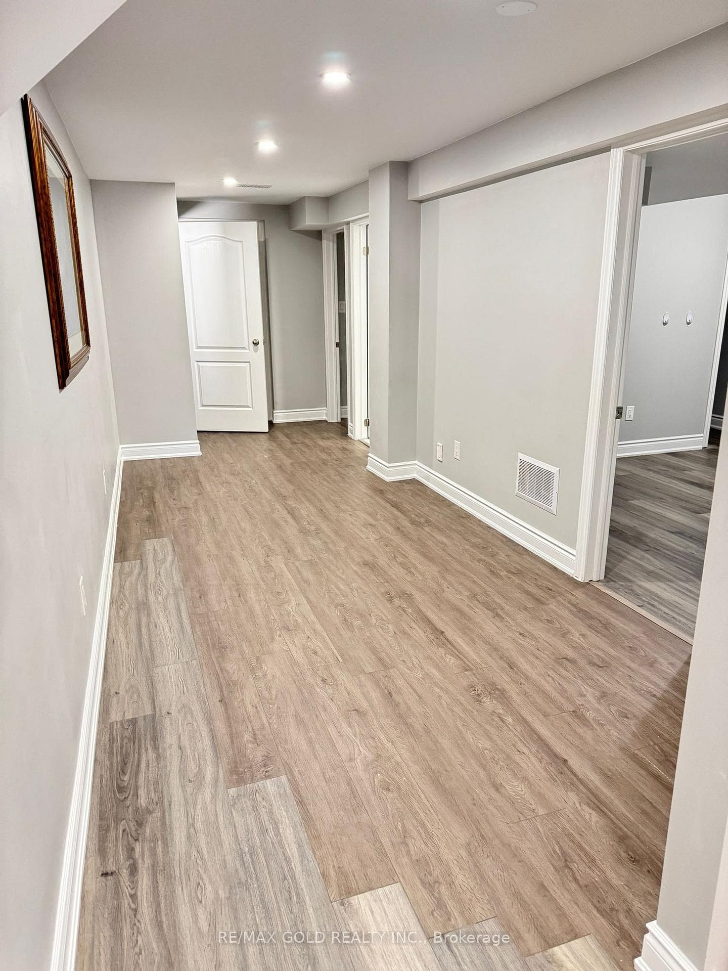 4 Gollop Crescent photo 17