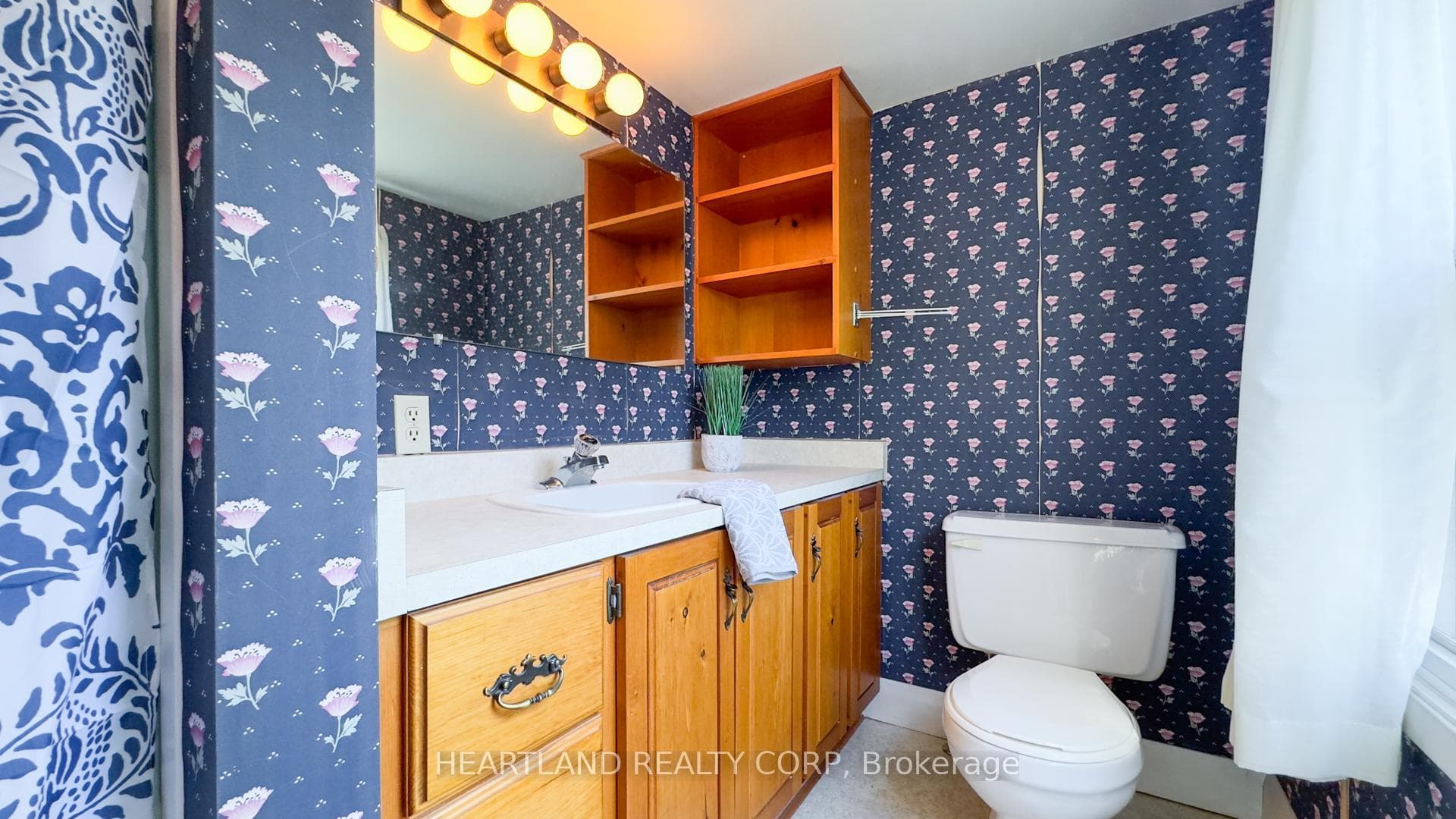 303 Carling Street photo 24