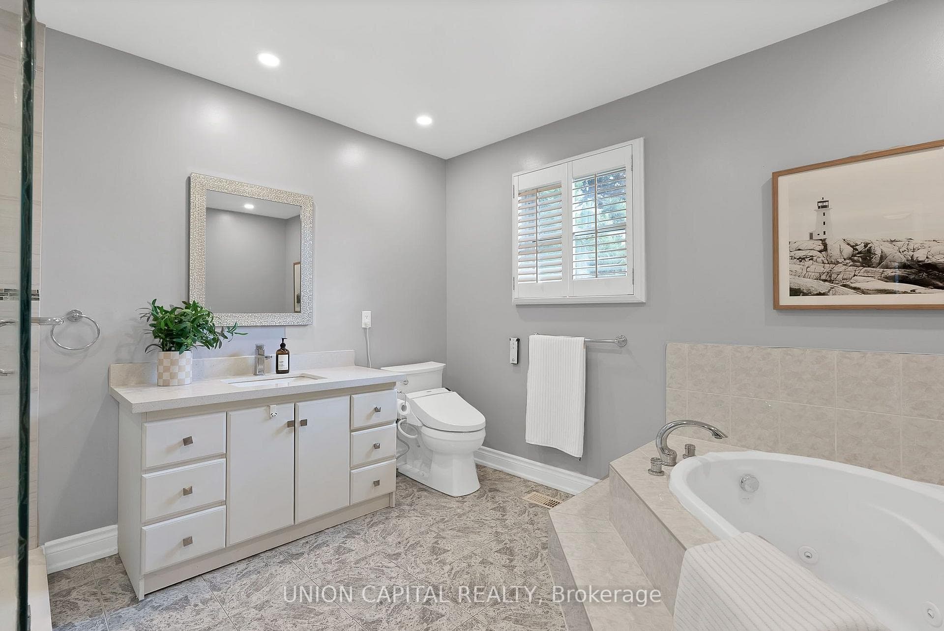 35 Mccarty Crescent photo 27