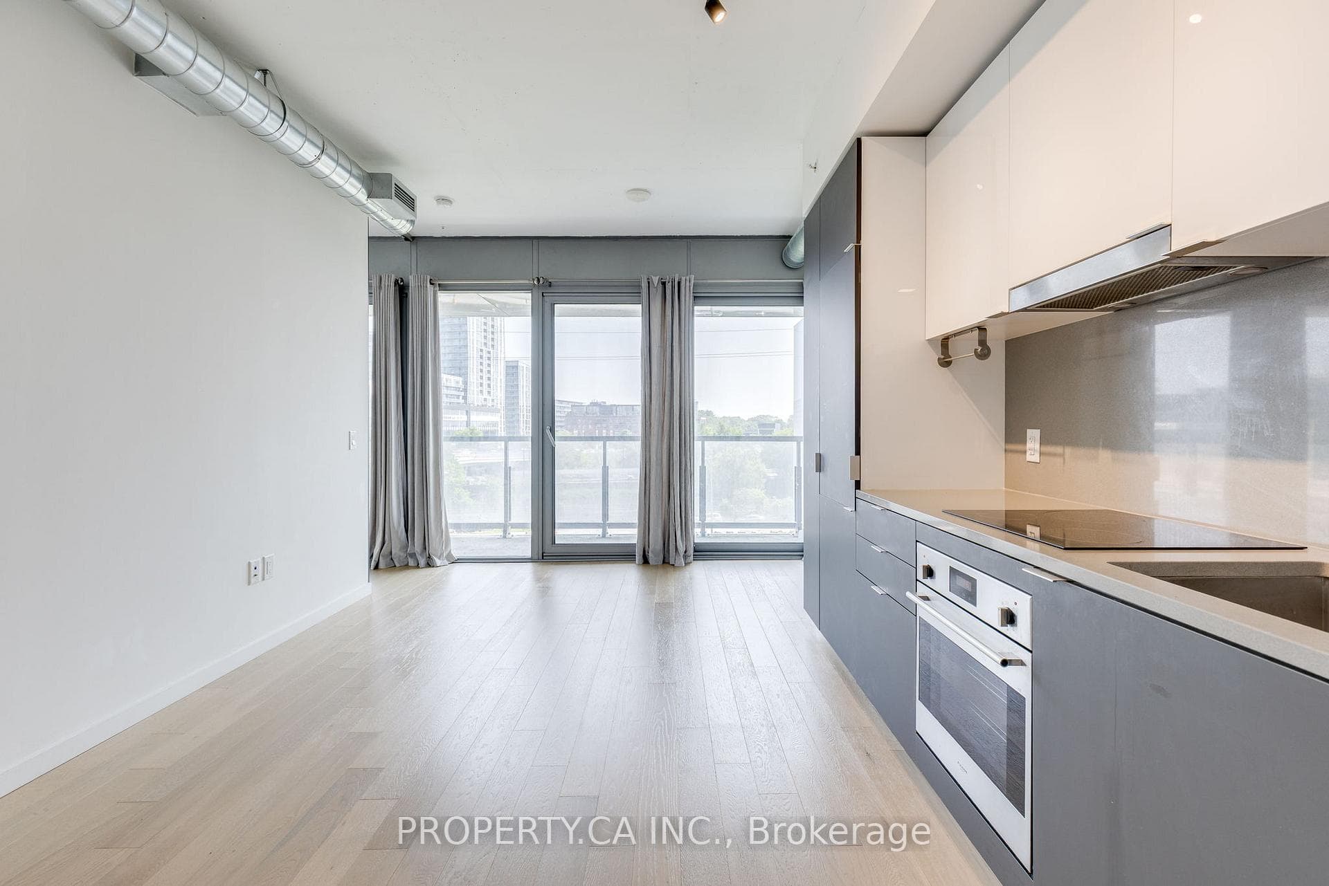 170 Bayview Avenue Unit 405 photo 3