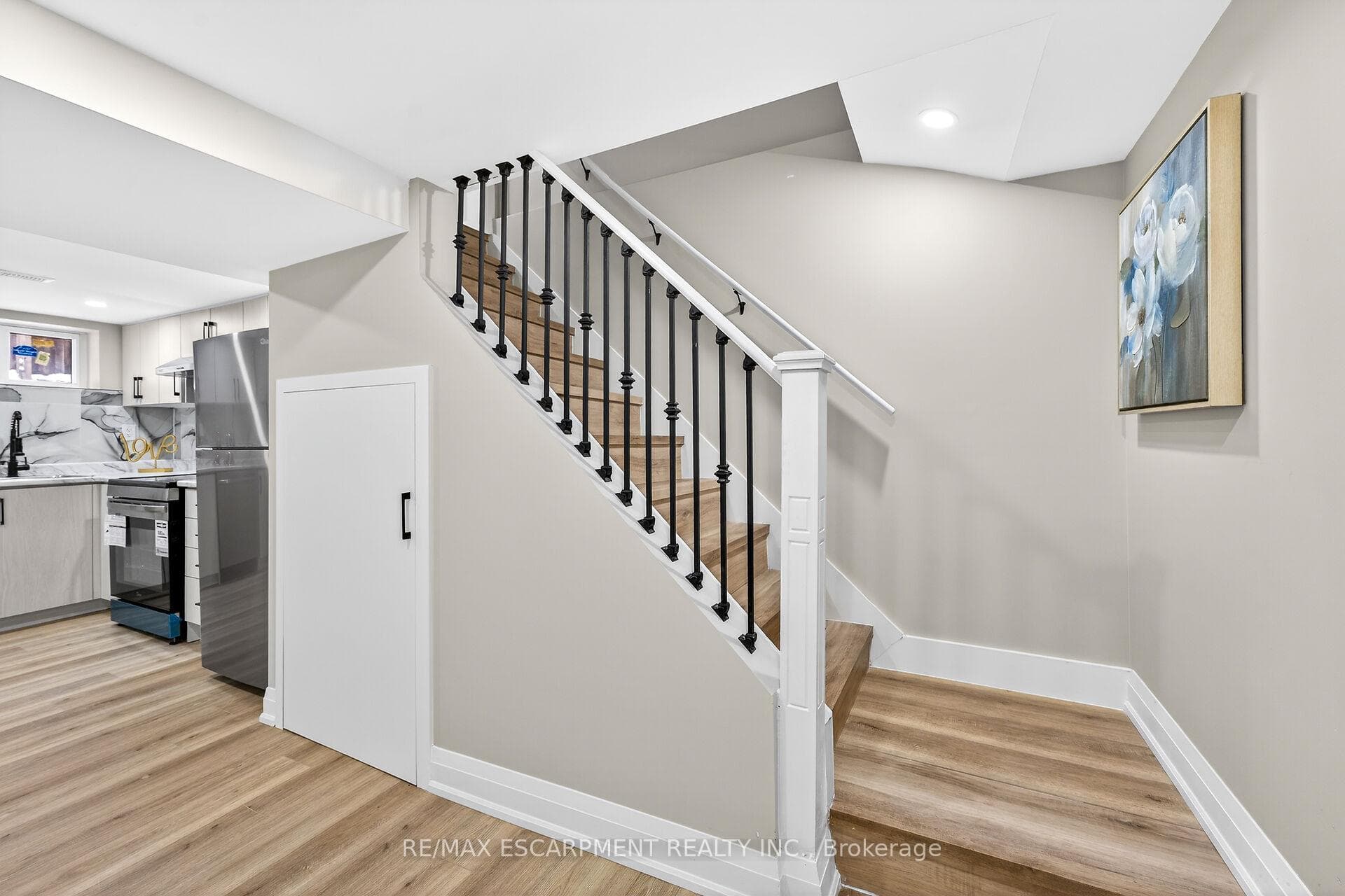 150 BRUCEDALE Avenue photo 24
