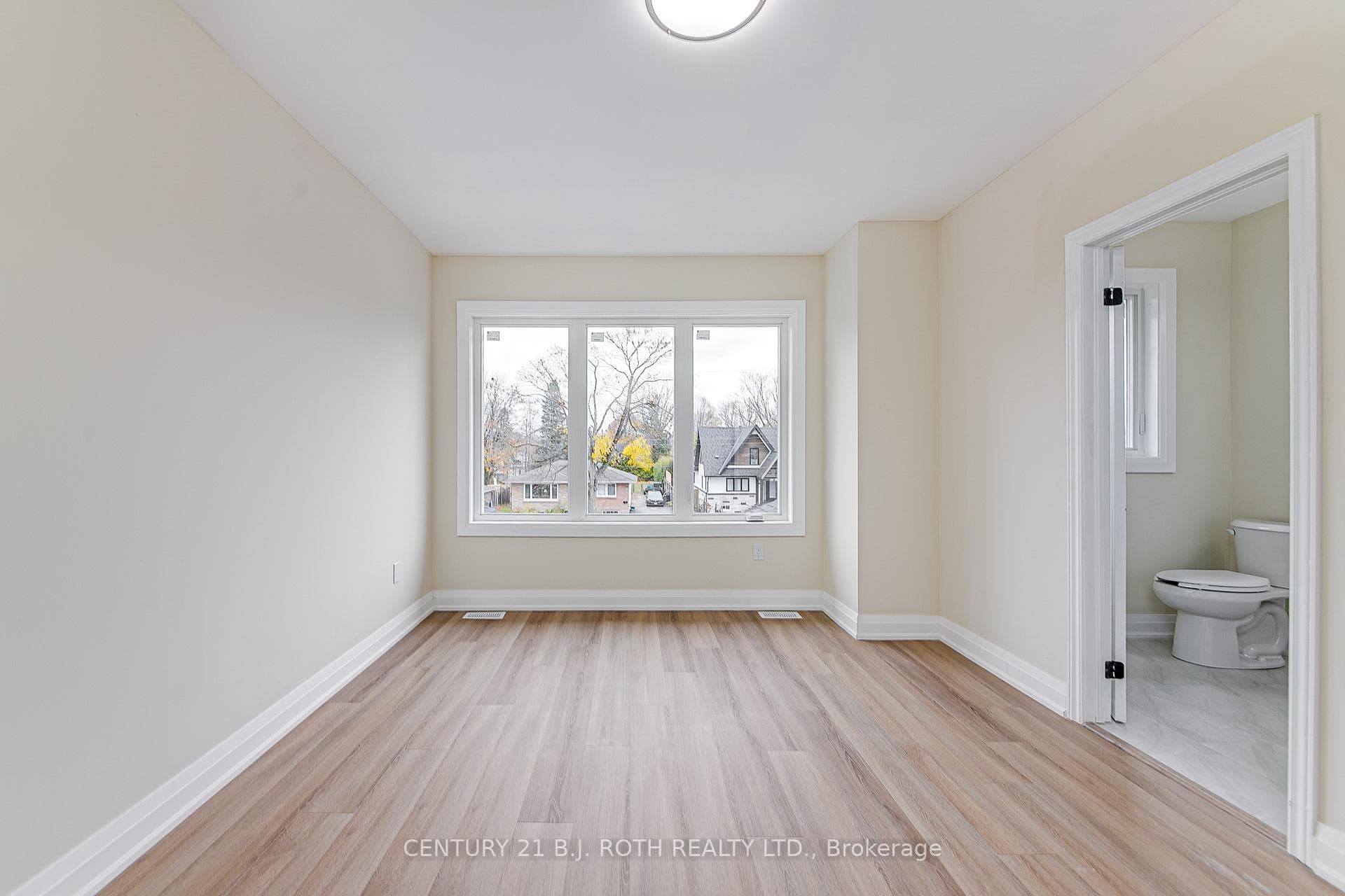 98 Peel Street Unit 5 photo 23