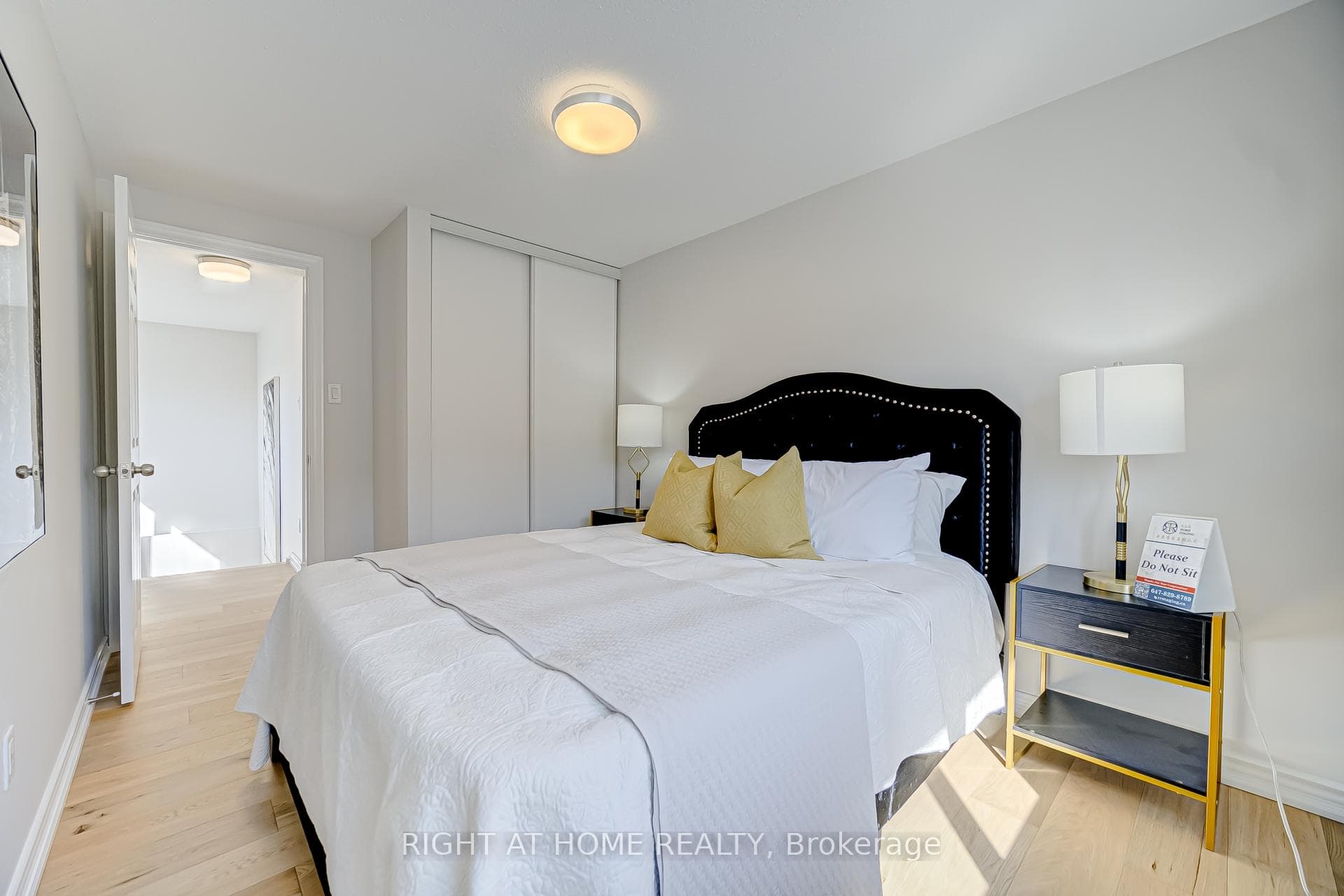 10 Holm Crescent photo 17