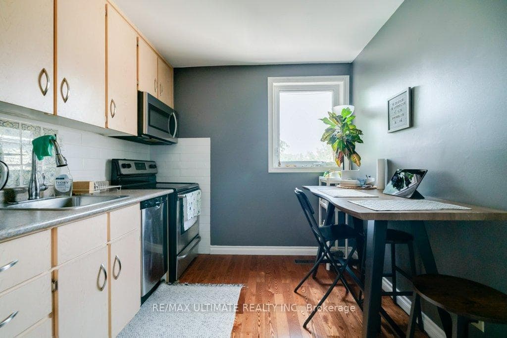 53 Churchill Avenue photo 15