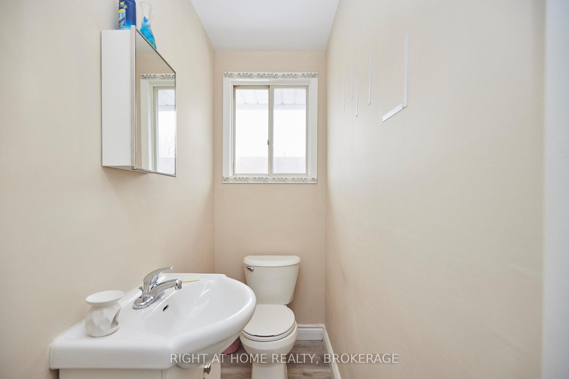 20 Augusta Avenue photo 22