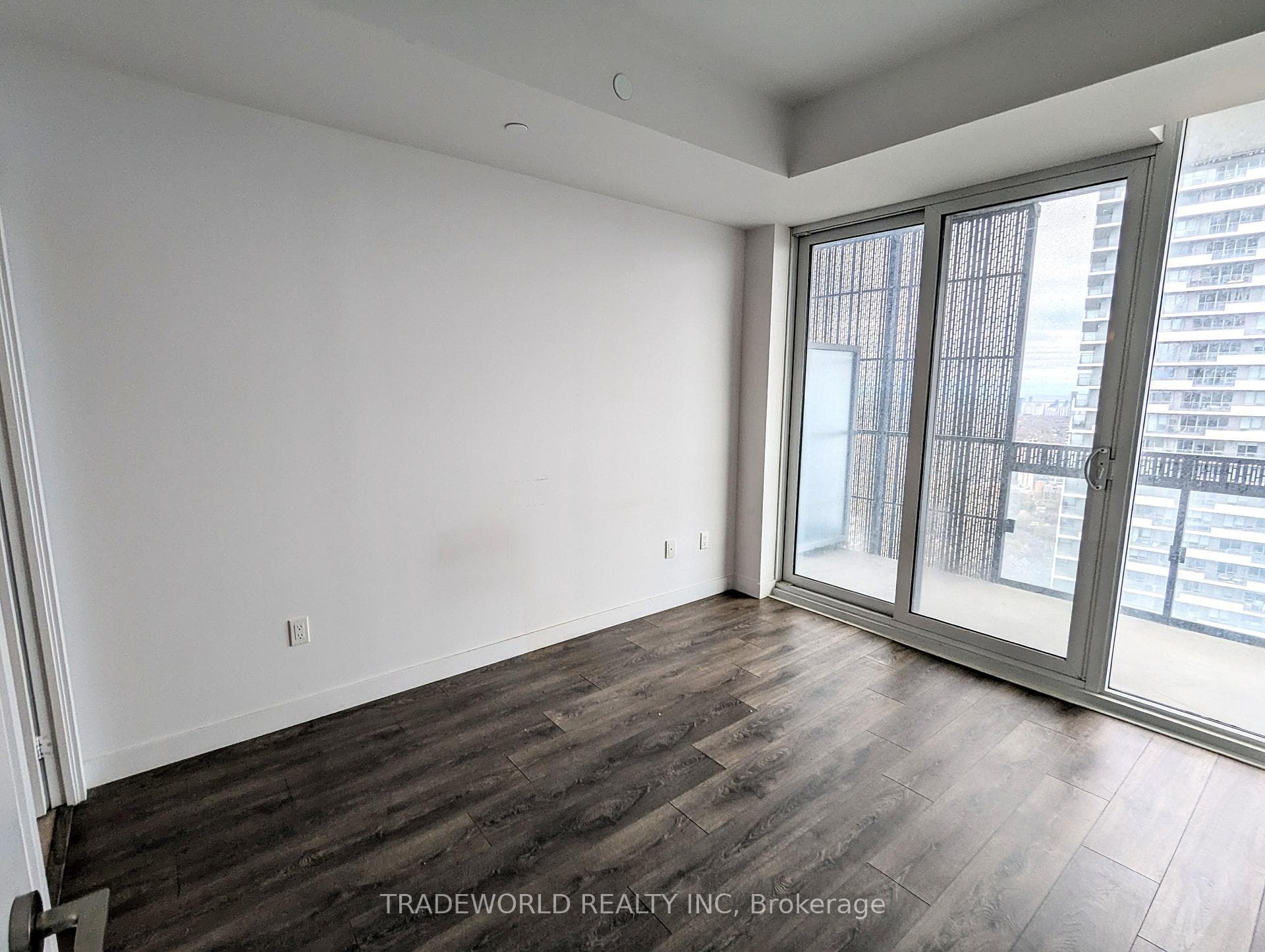 8 Eglinton Avenue Unit 4212 photo 9
