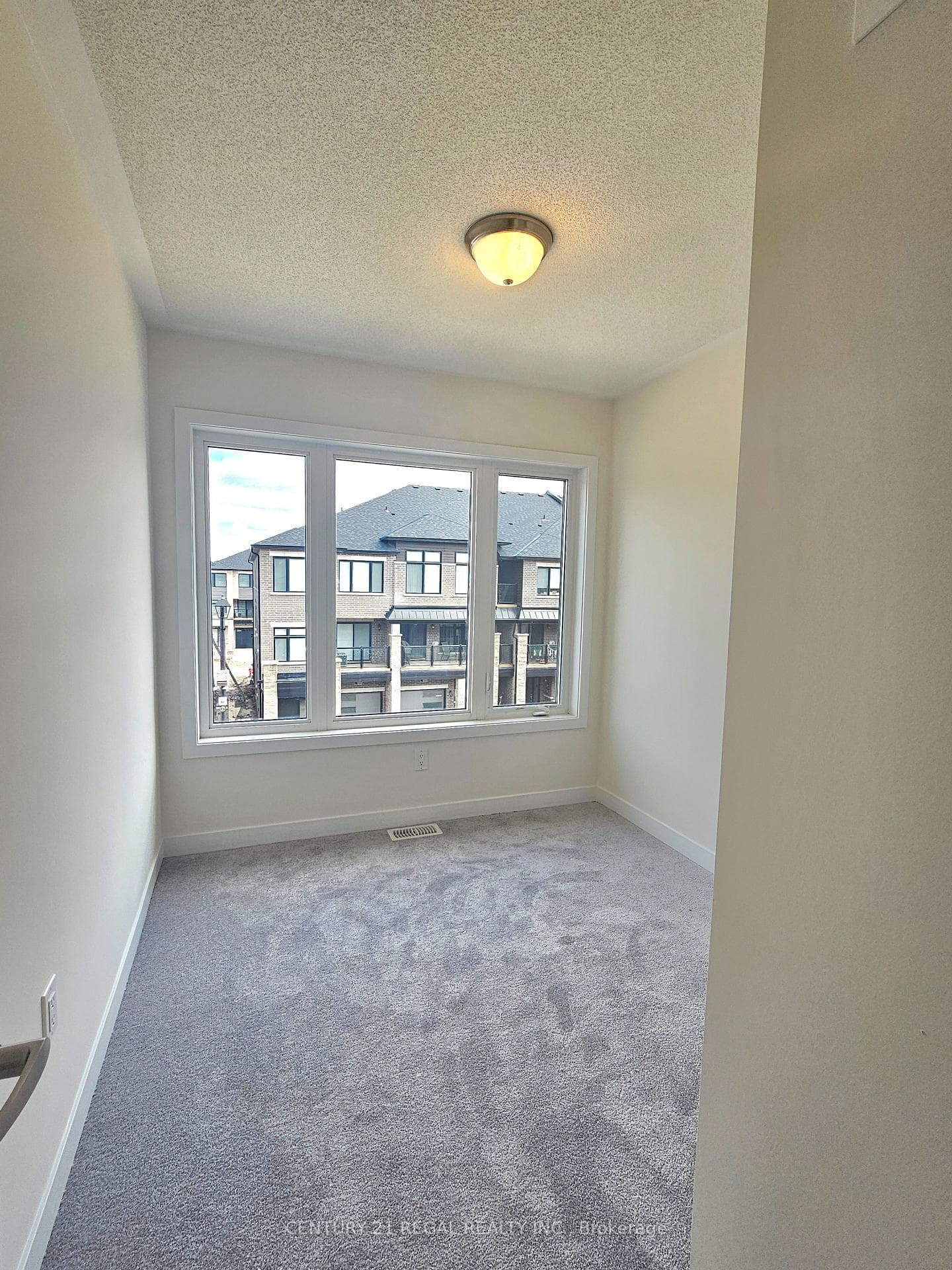 1546 Hilson Heights photo 18