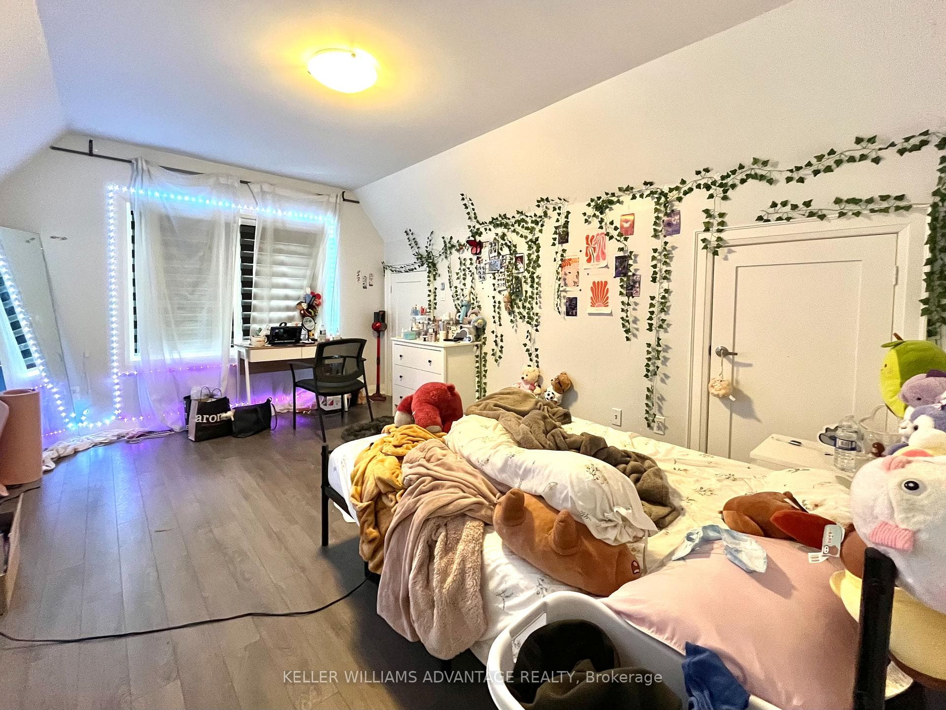 269 Leslie Street photo 18