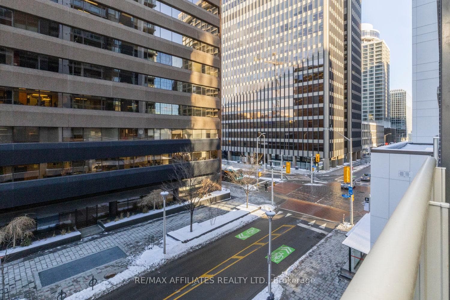 340 Queen Street photo 19