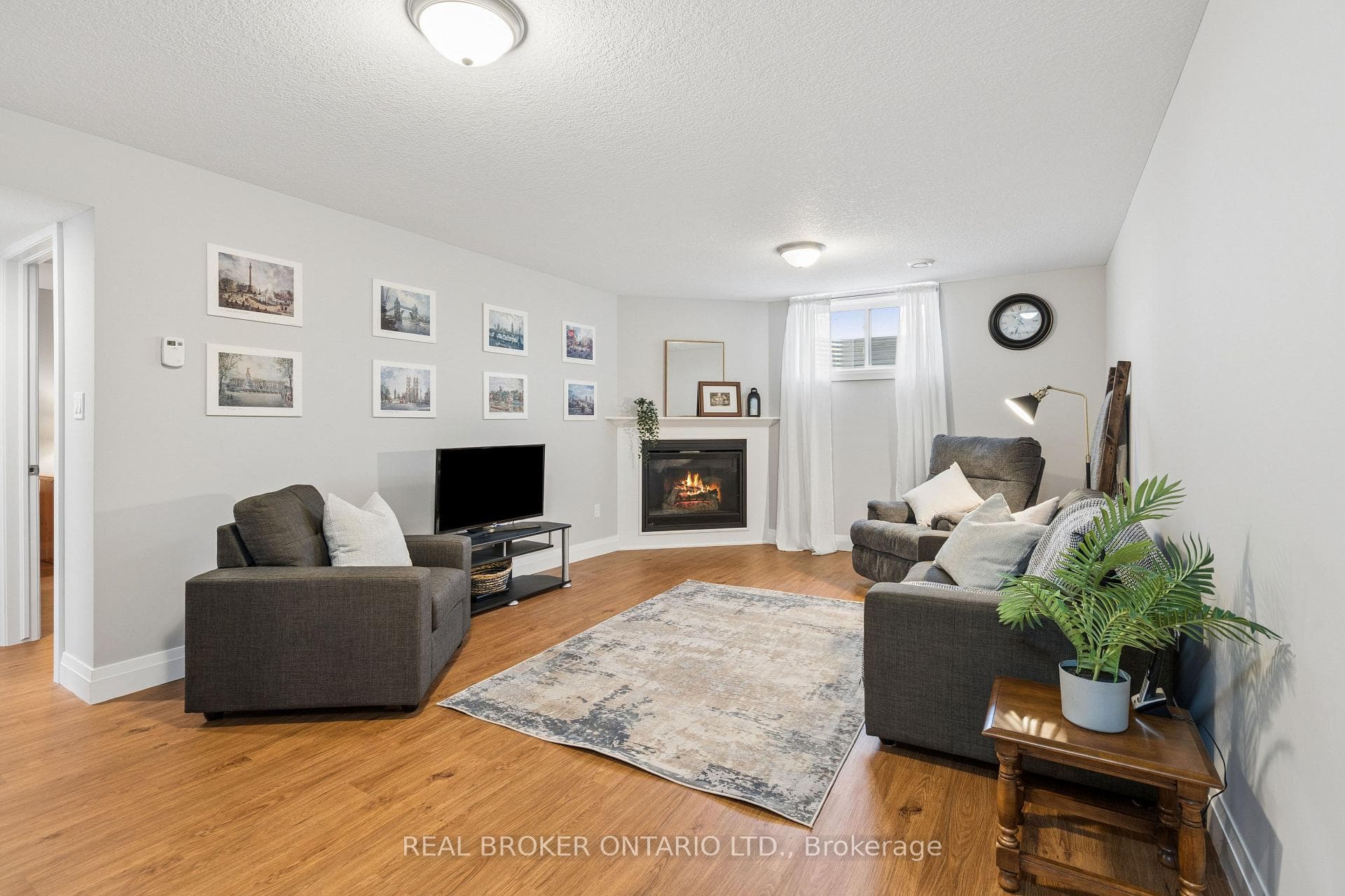 480 Grand Trunk Street photo 25