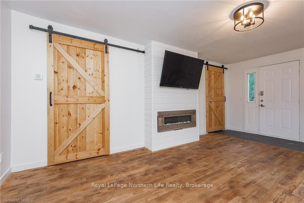 490 MAPLE Road photo 26