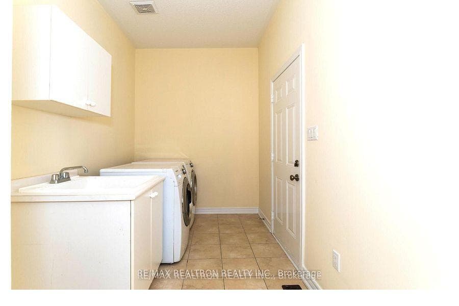 19 Cecil Crescent photo 10
