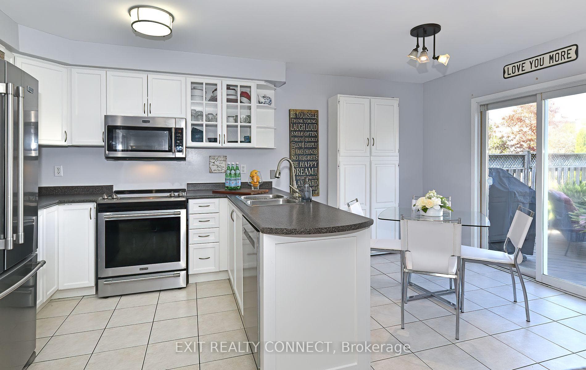 1027 Gordon Heights photo 10