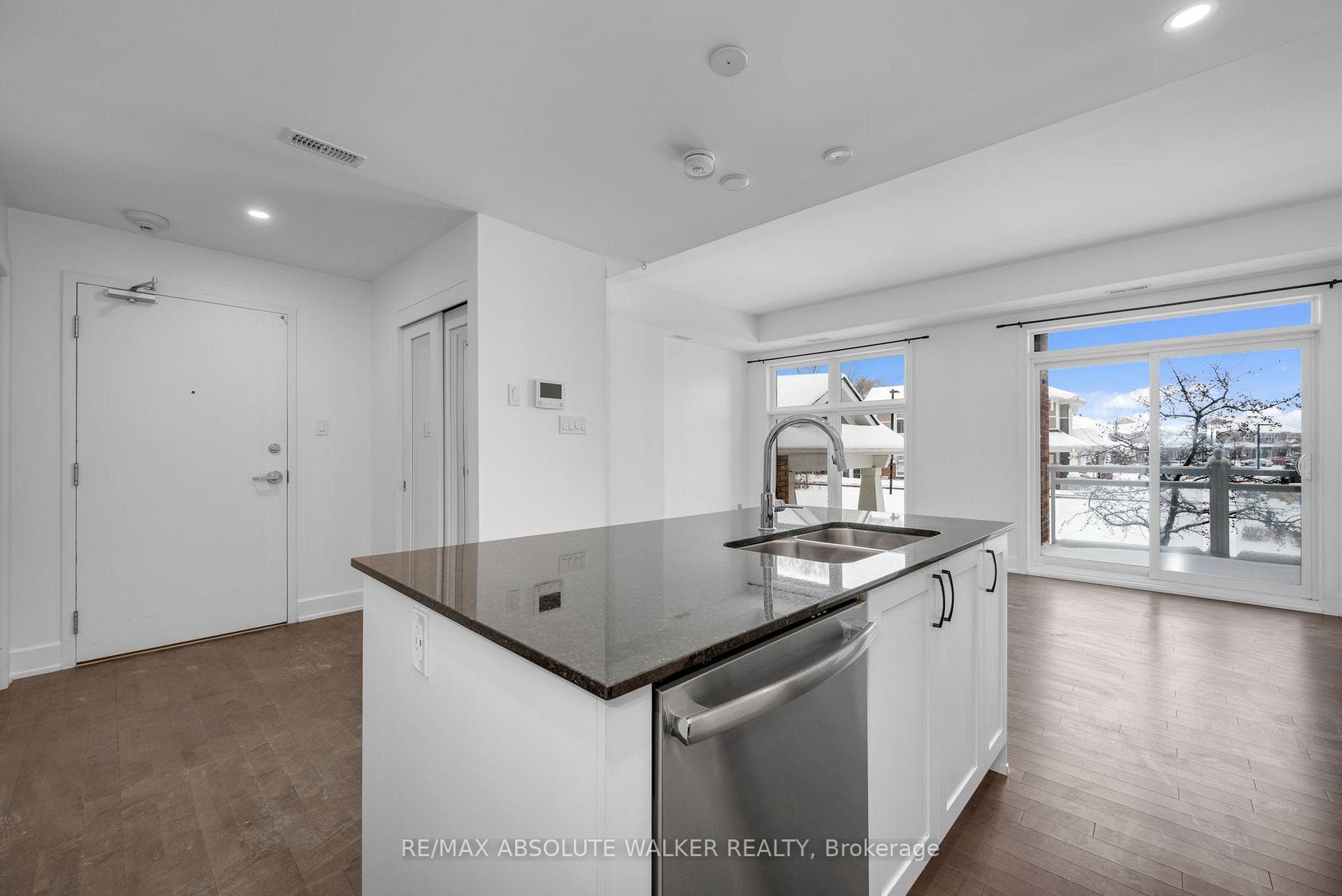 305 Elizabeth Cosgrove Private Unit 101 photo 8