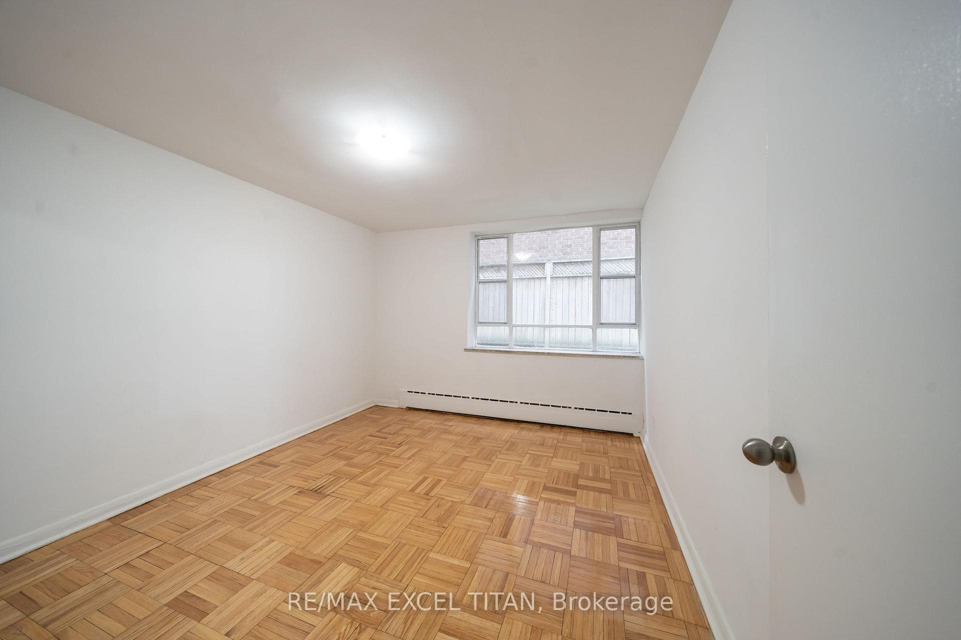77 Erskine Avenue Unit 110 photo 2