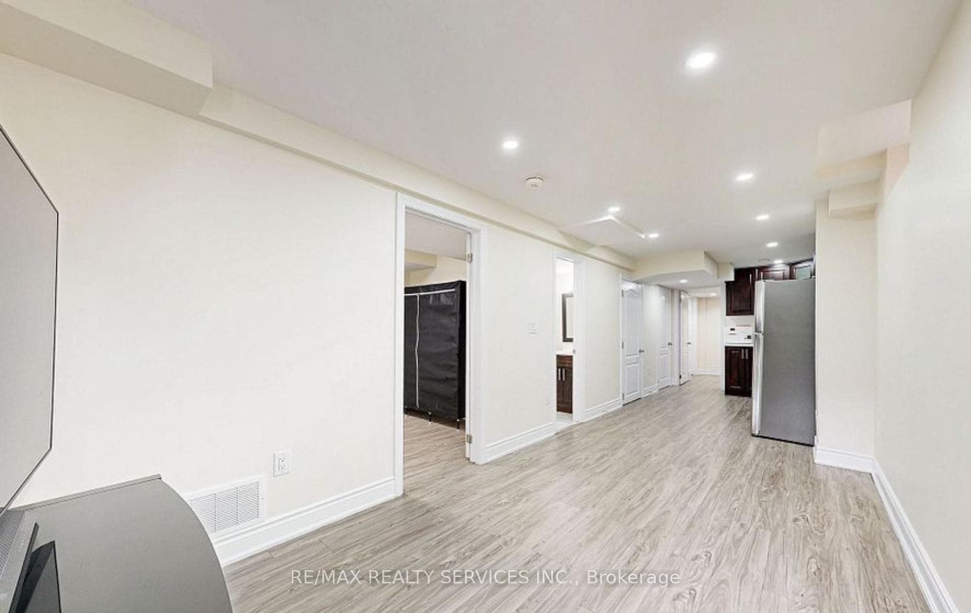 7095 Village Walk Unit (Basement) photo 3