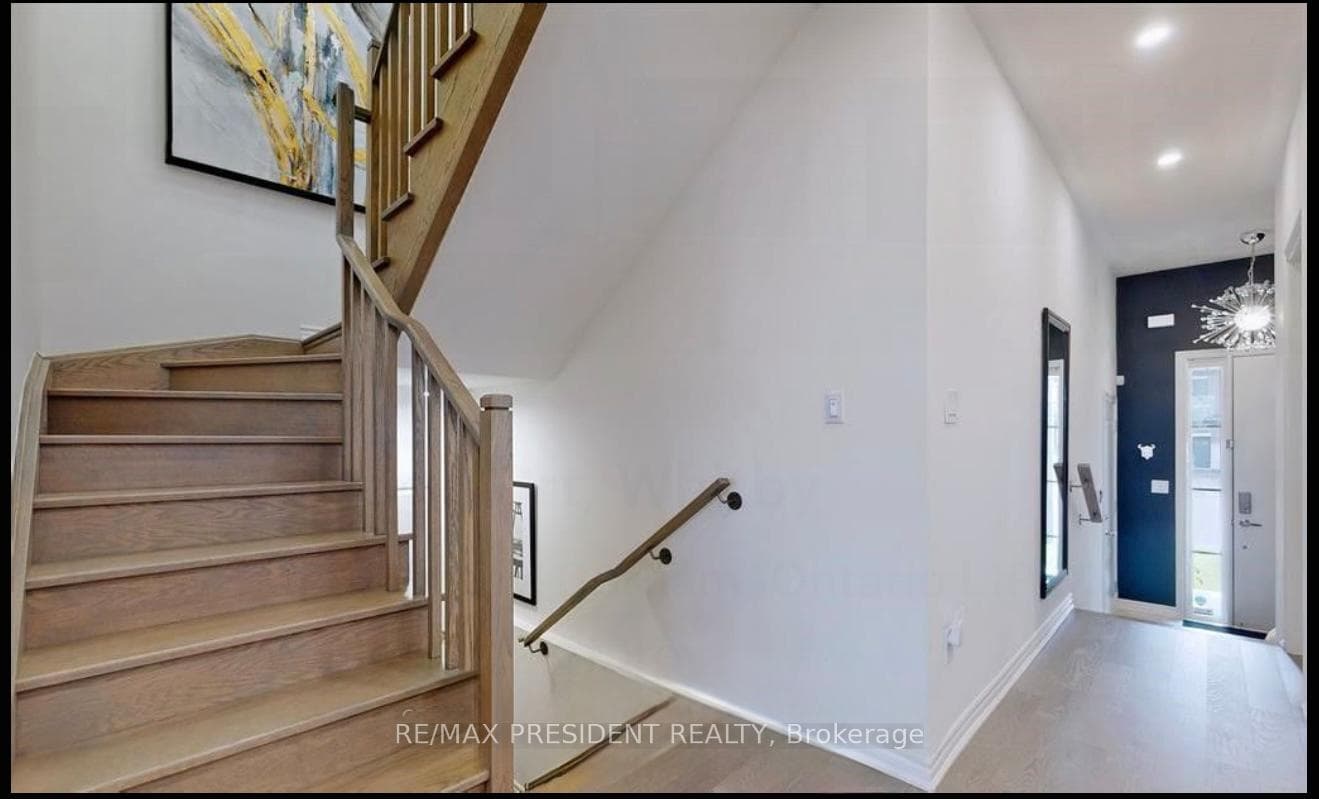 60 Peter Hogg Court photo 2