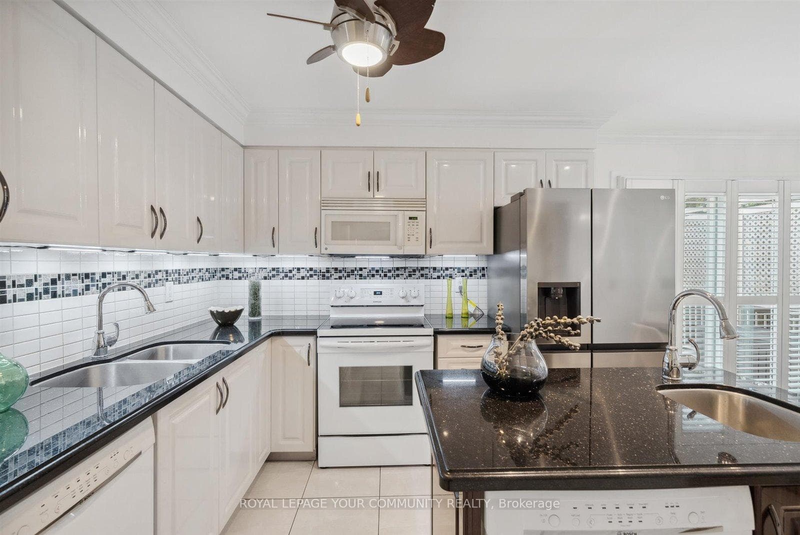 551 Spring Gate Boulevard photo 14