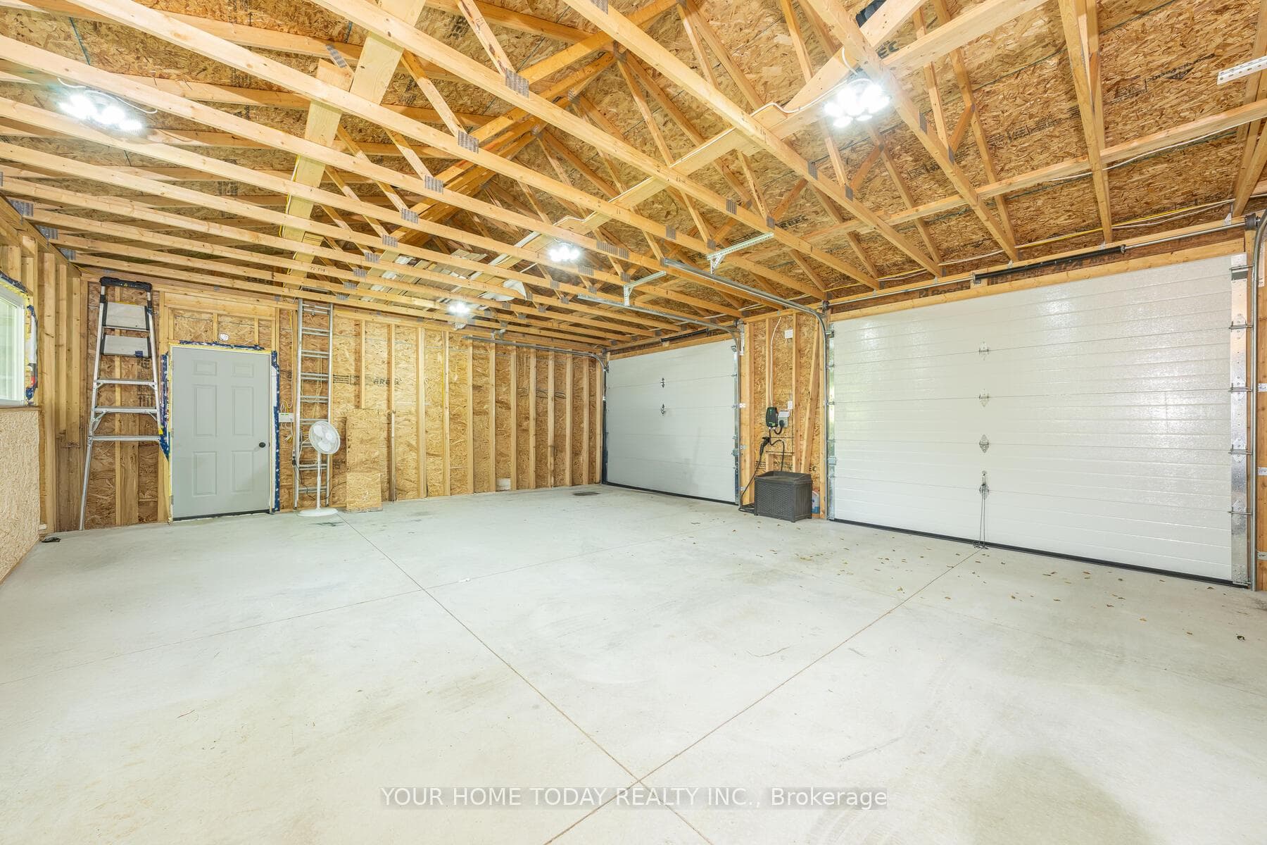 12889 15 Side Road photo 47