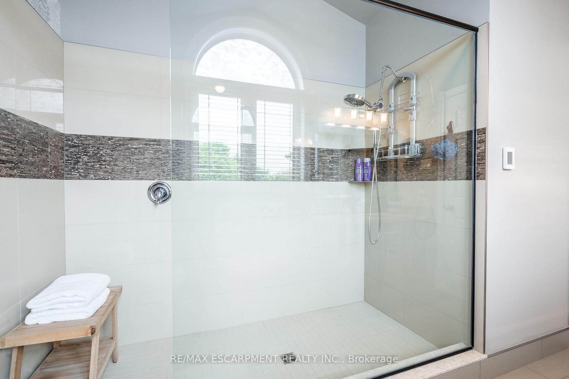 60 LEE Avenue photo 33