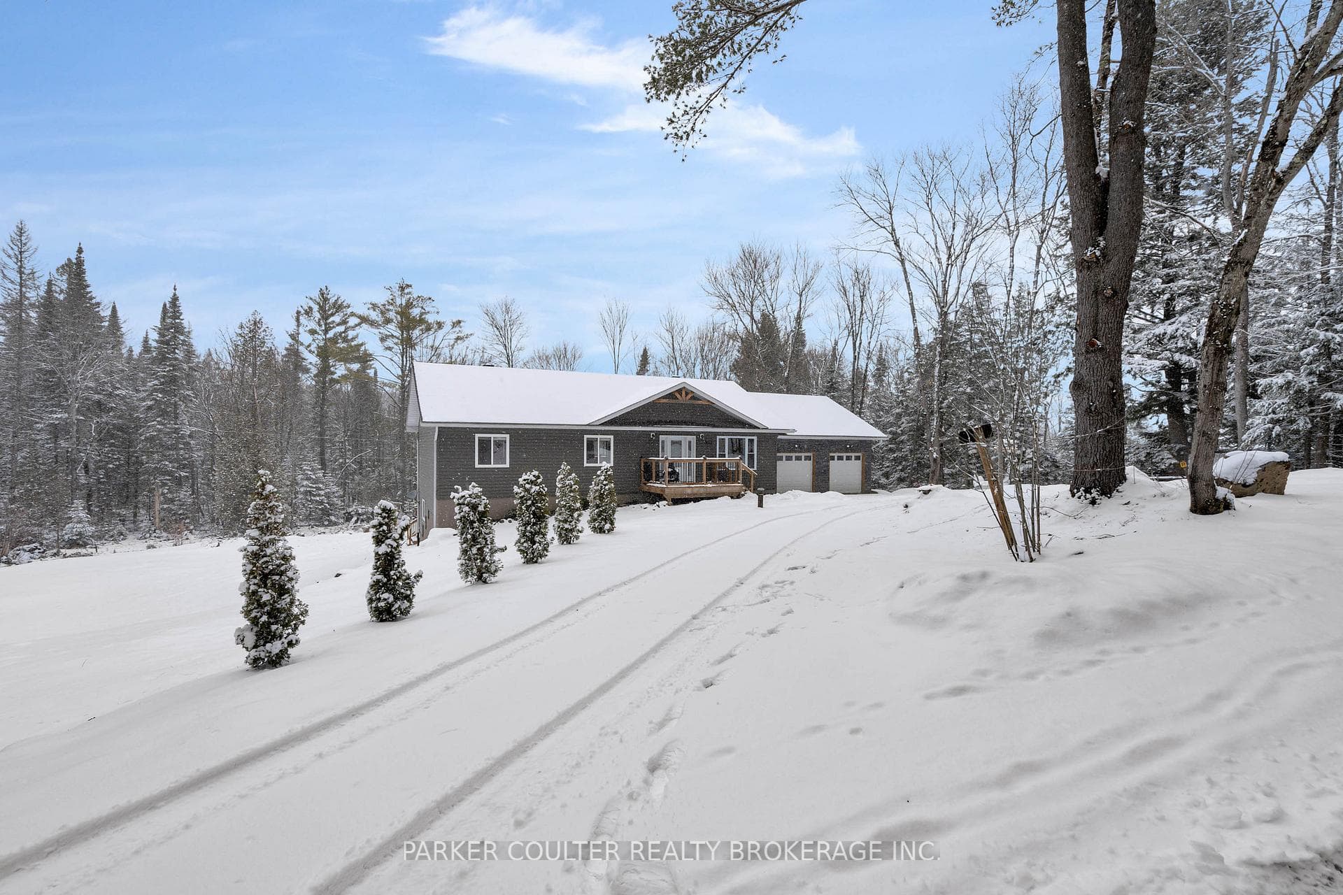 1087 Kirk Line photo 1