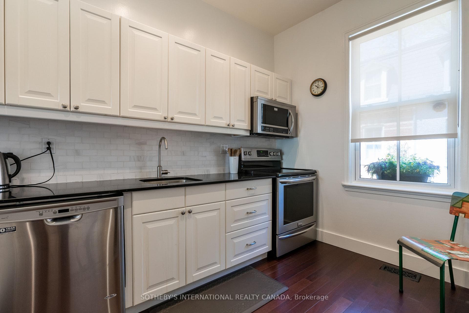 15 Alpha Avenue photo 3