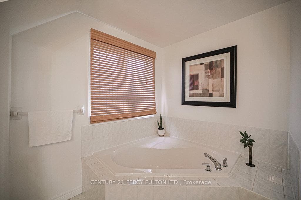 33 Tollgate Mews photo 34