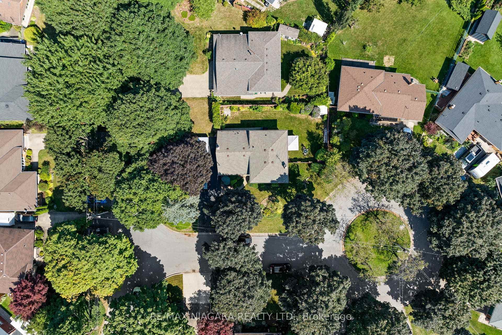 24 Croydon Drive photo 33