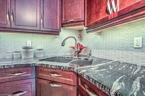 7 Sanderson Drive photo 7