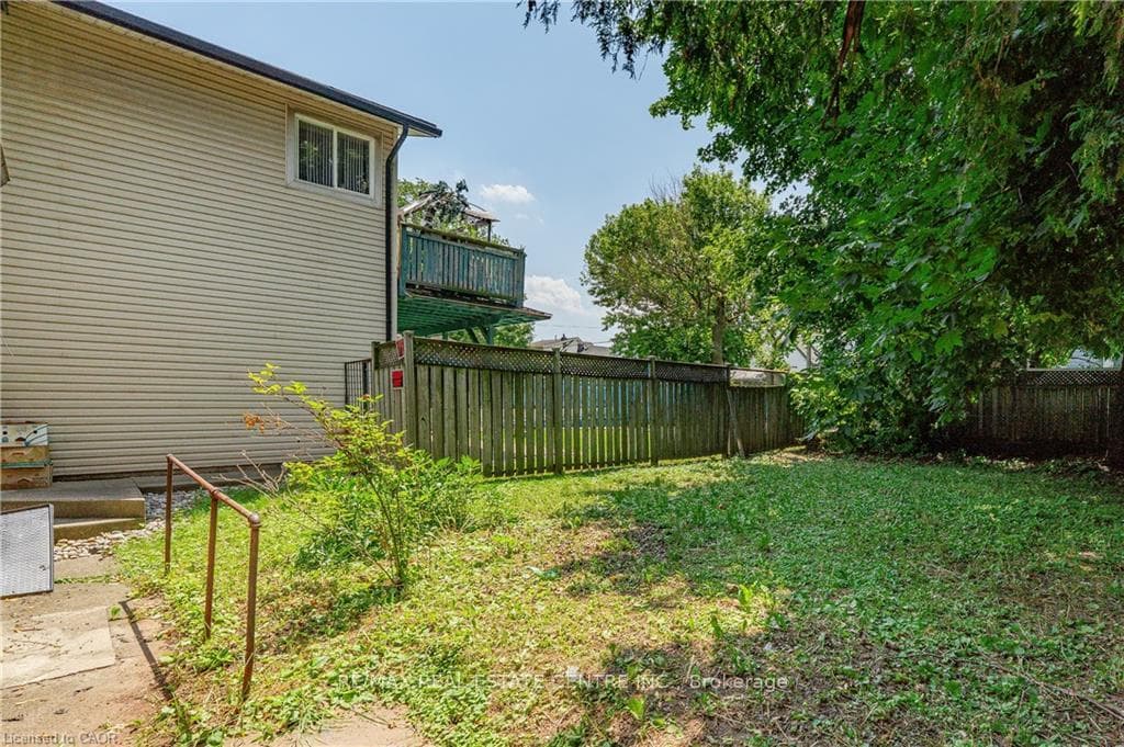 1274 Barton Street photo 18