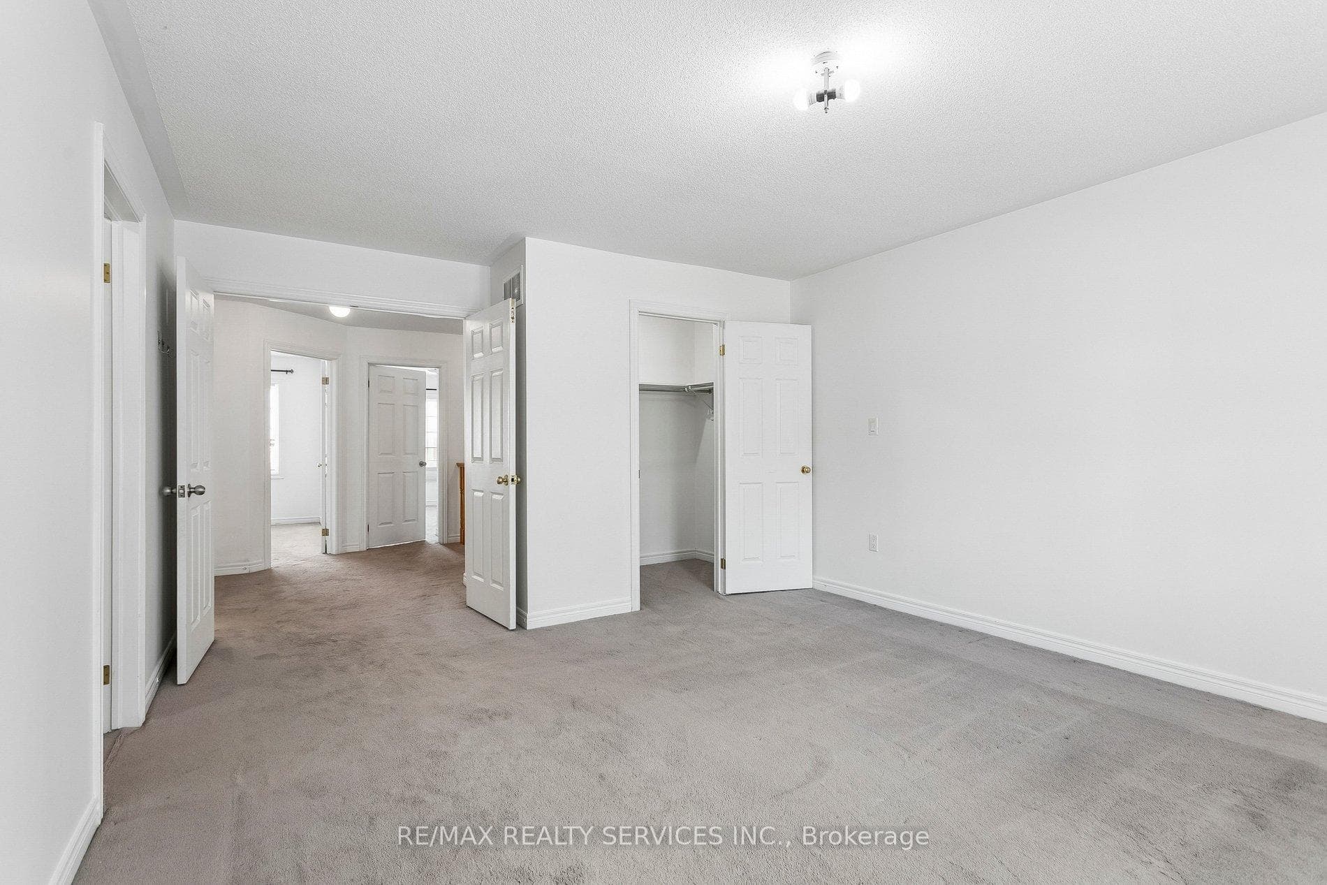 1385 Costigan Road photo 24