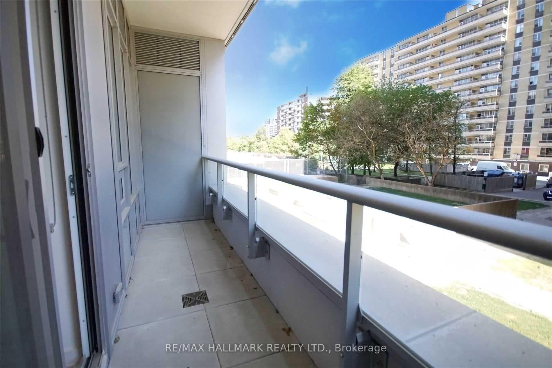 195 Redpath Avenue Unit 205 photo 17