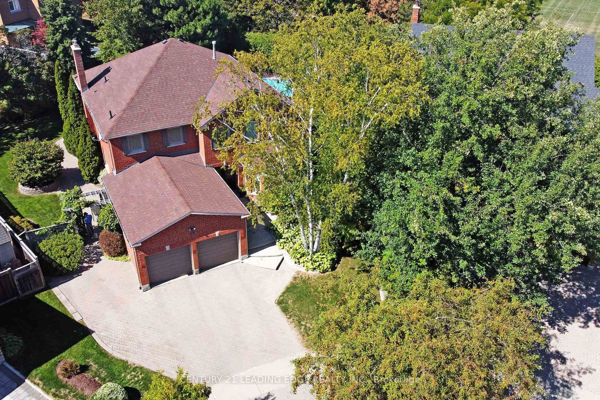 22 Amberwood Court photo 2